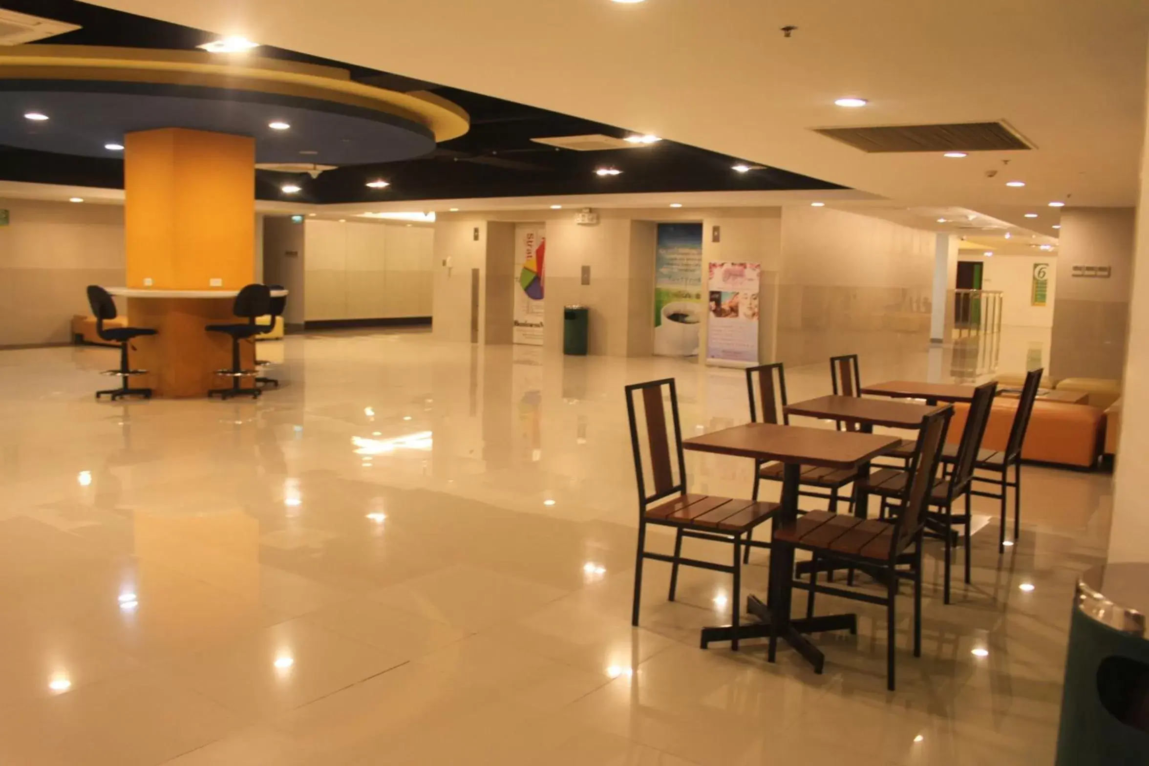 Restaurant/places to eat in Go Hotels Mandaluyong