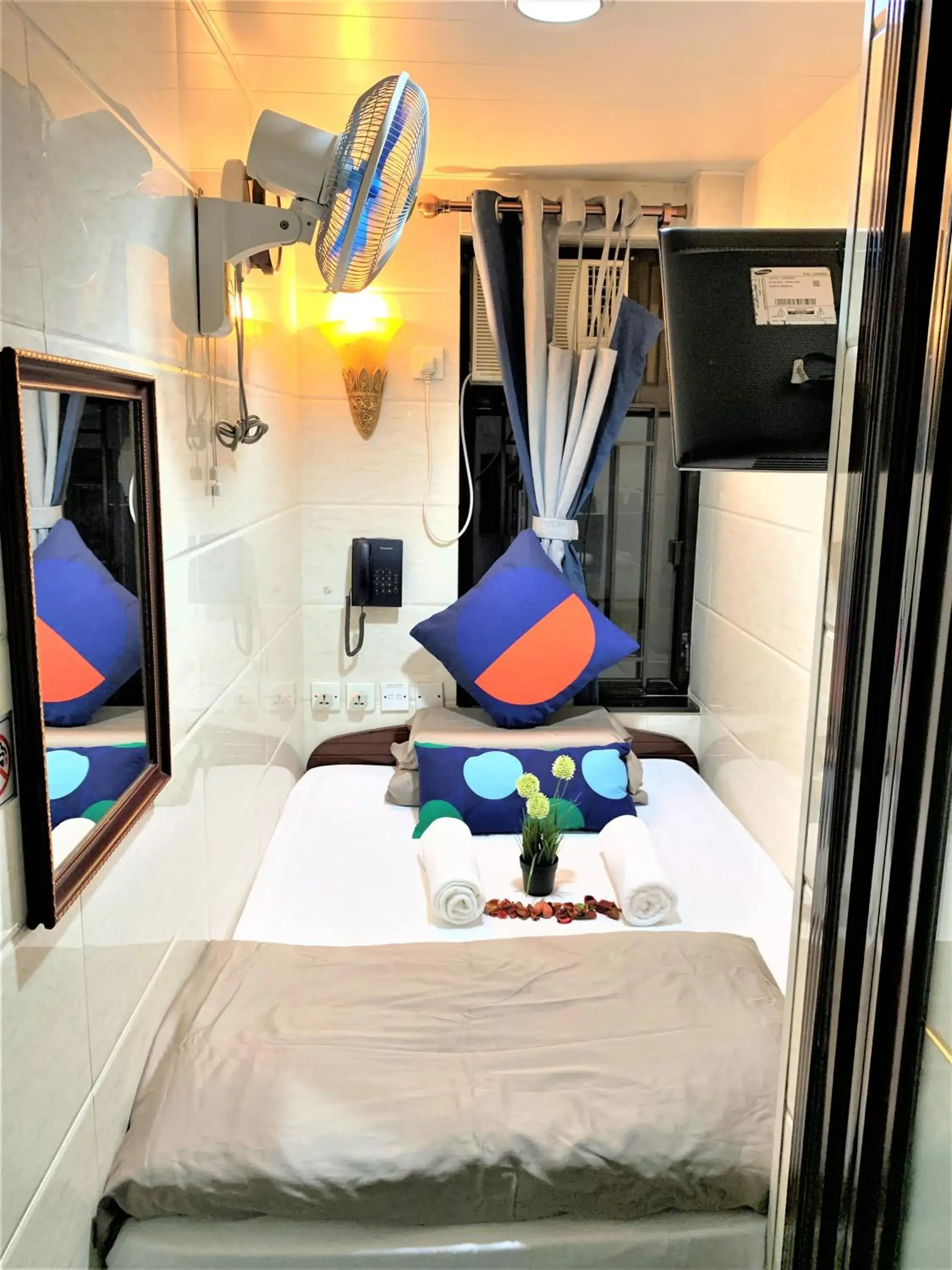Bed in Sydney Hostel