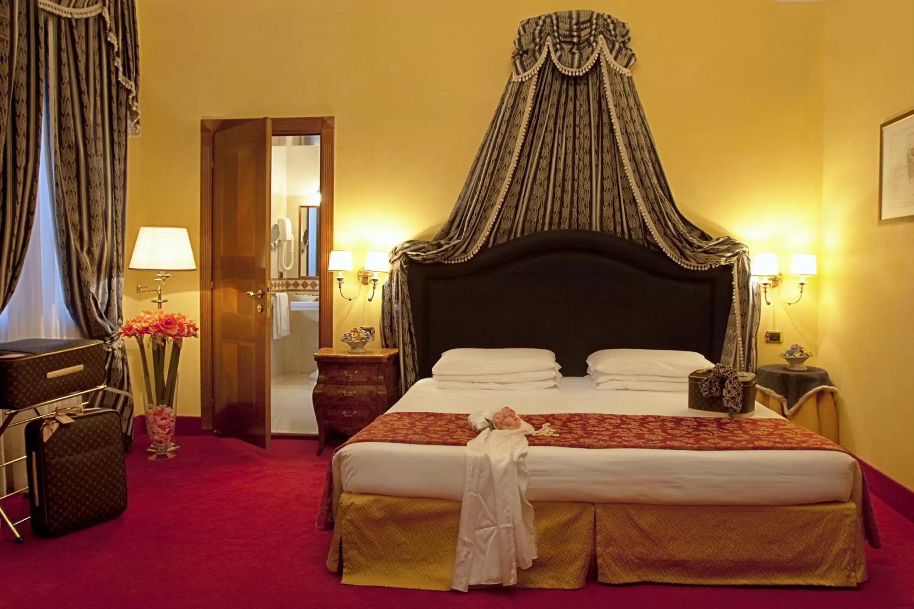 Bedroom, Bed in Hotel Al Ponte Dei Sospiri
