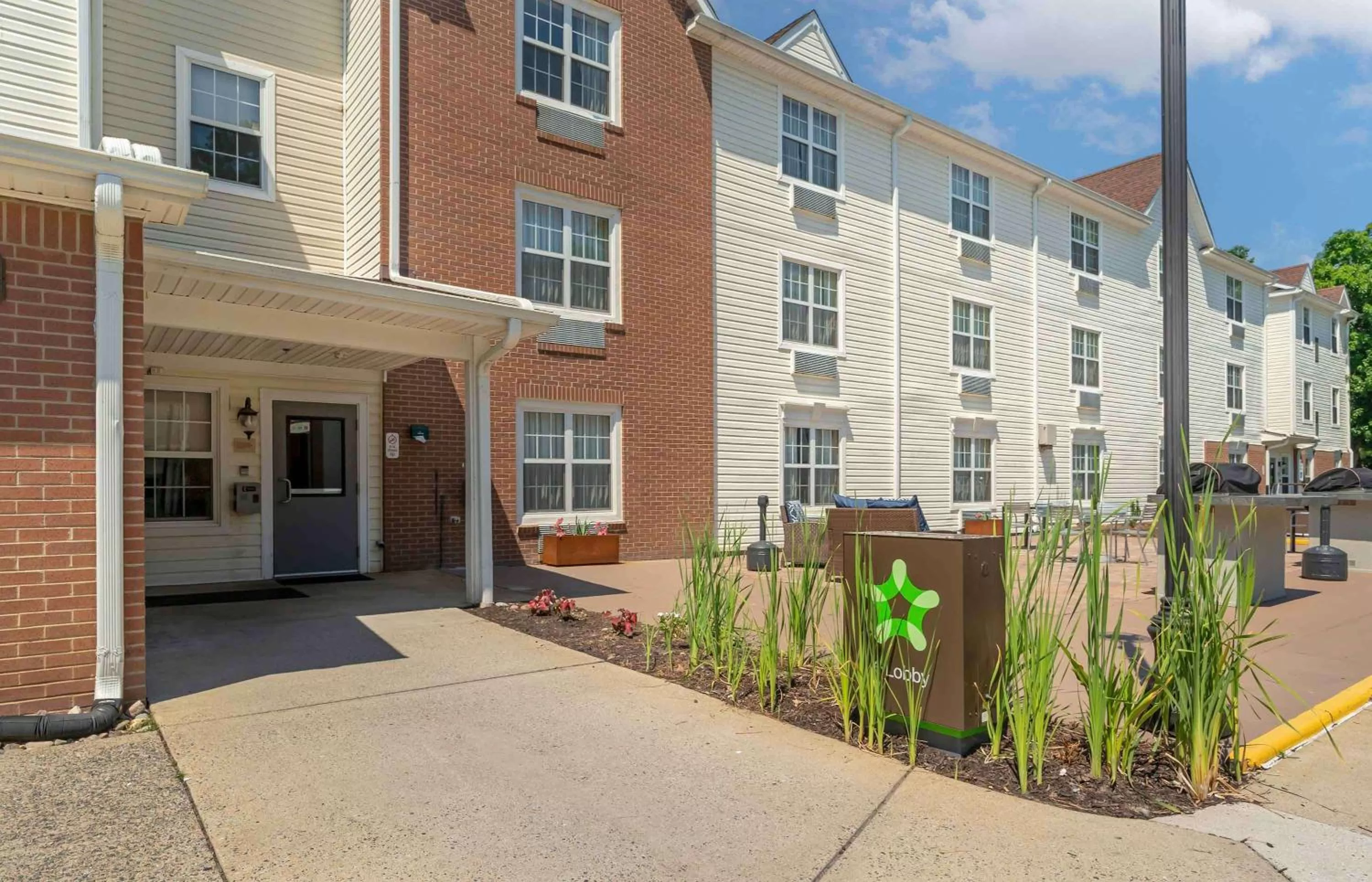 Property building in Extended Stay America Suites - Newport News - Yorktown