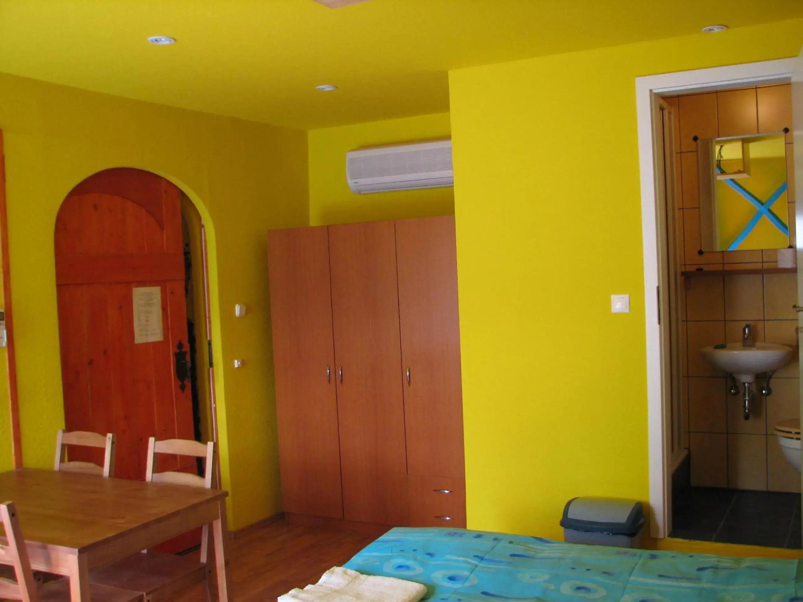 Photo of the whole room, Bed in 7x24 Central Hostel