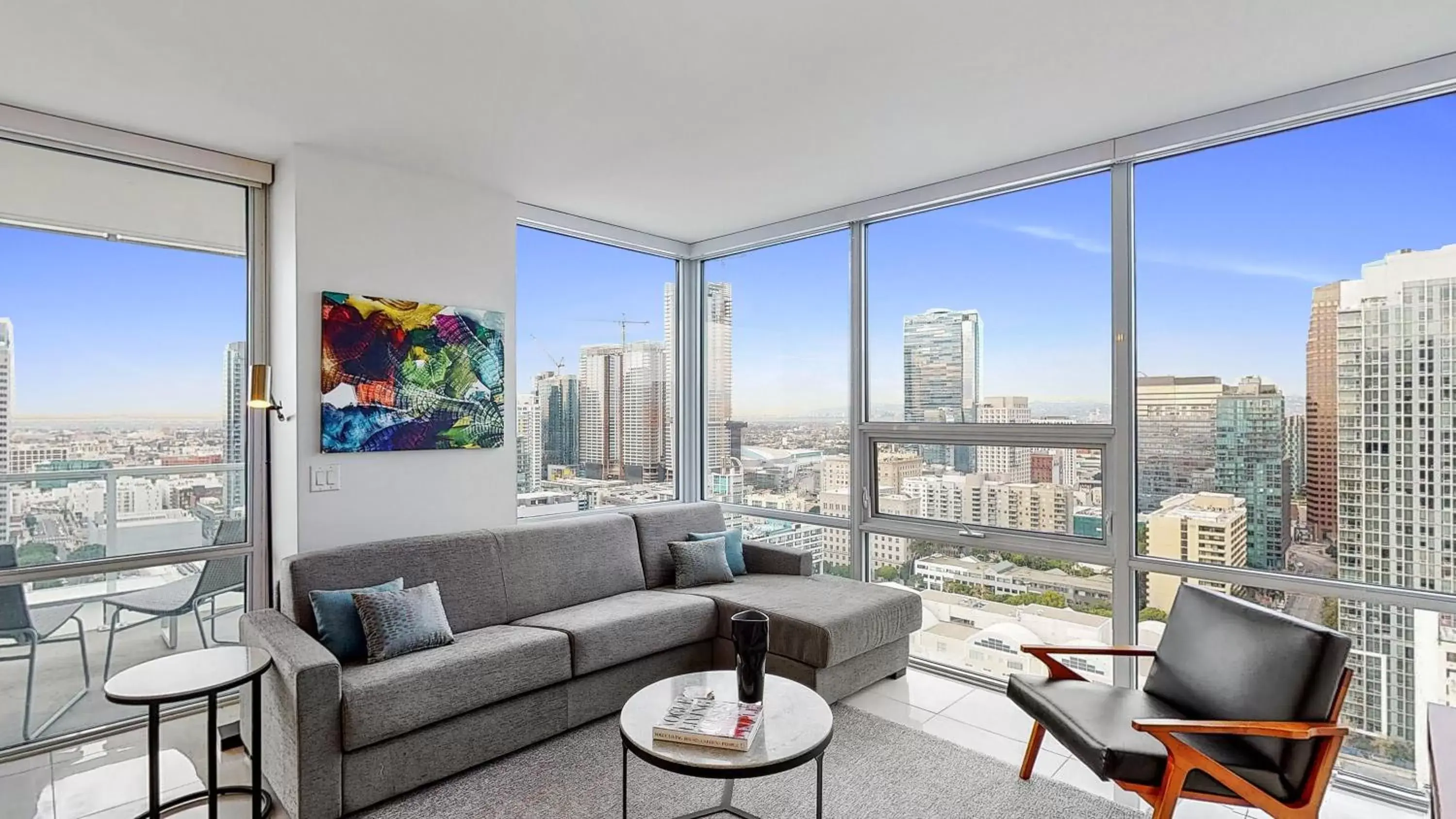 View (from property/room) in Level Los Angeles - Downtown South Olive