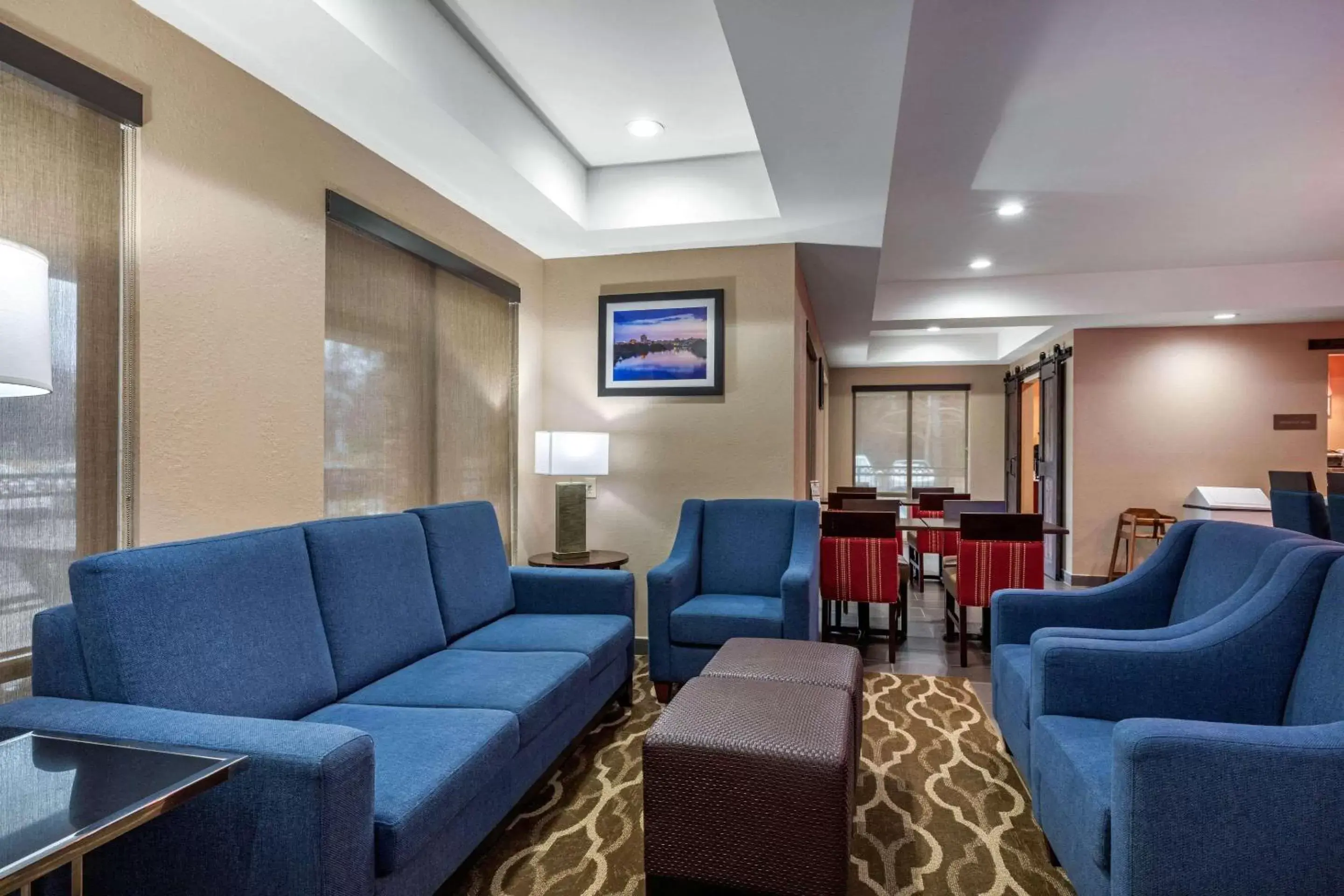 Lobby or reception, Seating Area in Comfort Inn & Suites Montgomery East Carmichael Rd