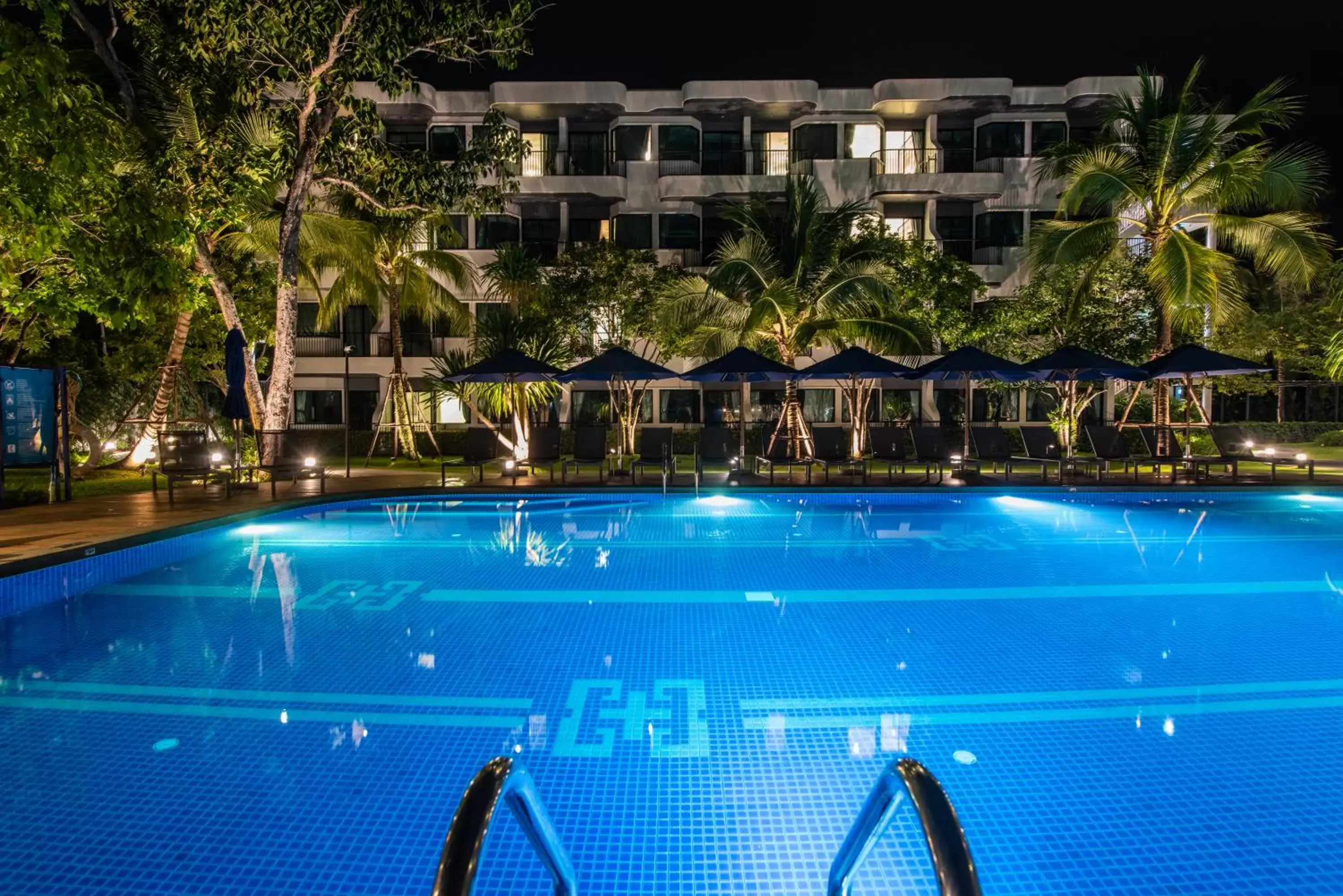 Pool view in Holiday Style Ao Nang Beach Resort, Krabi Pool view in Holiday Style Ao Nang Beach Resort, Krabi