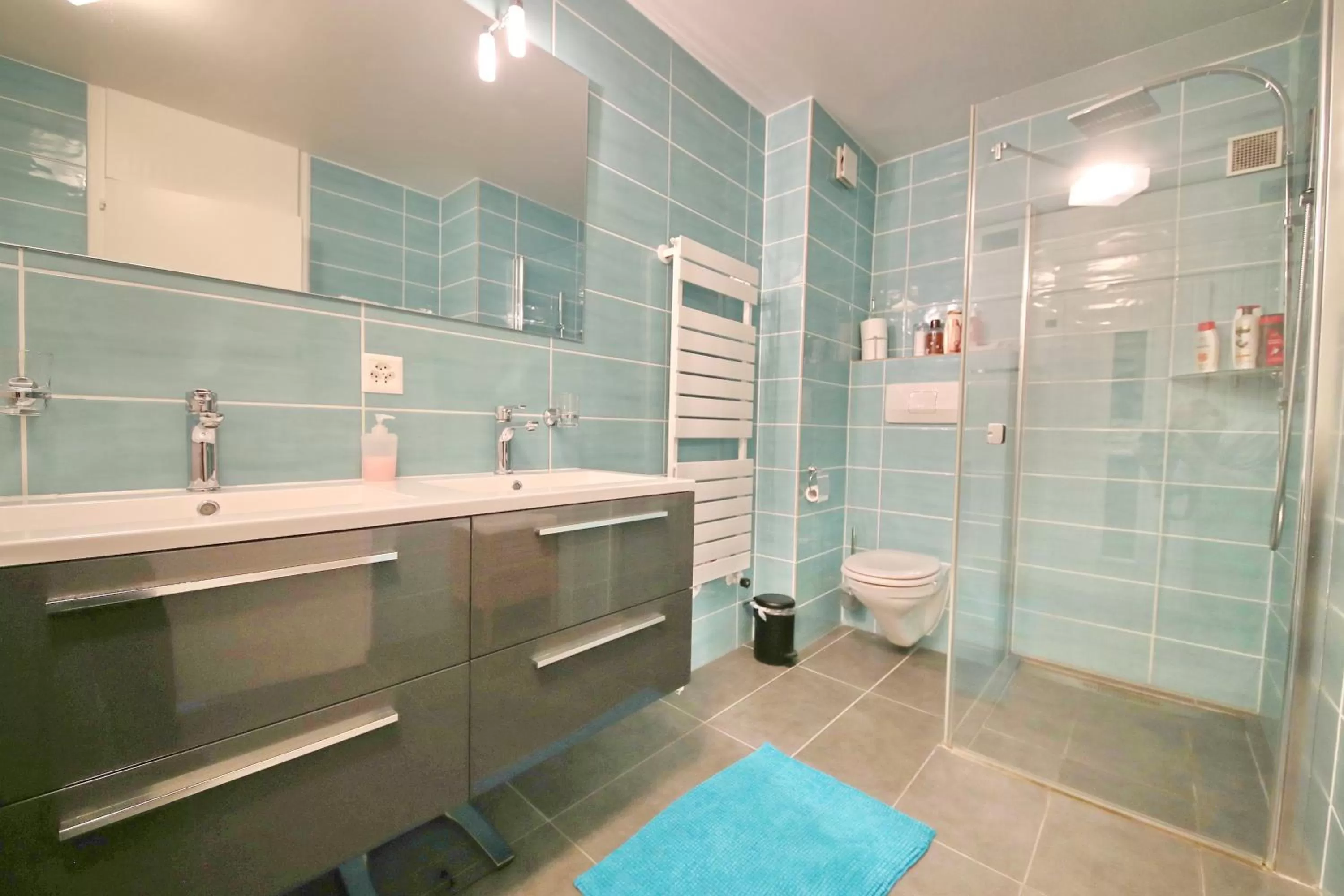 Bathroom in B&B Corseaux Beach & Riviera Beach