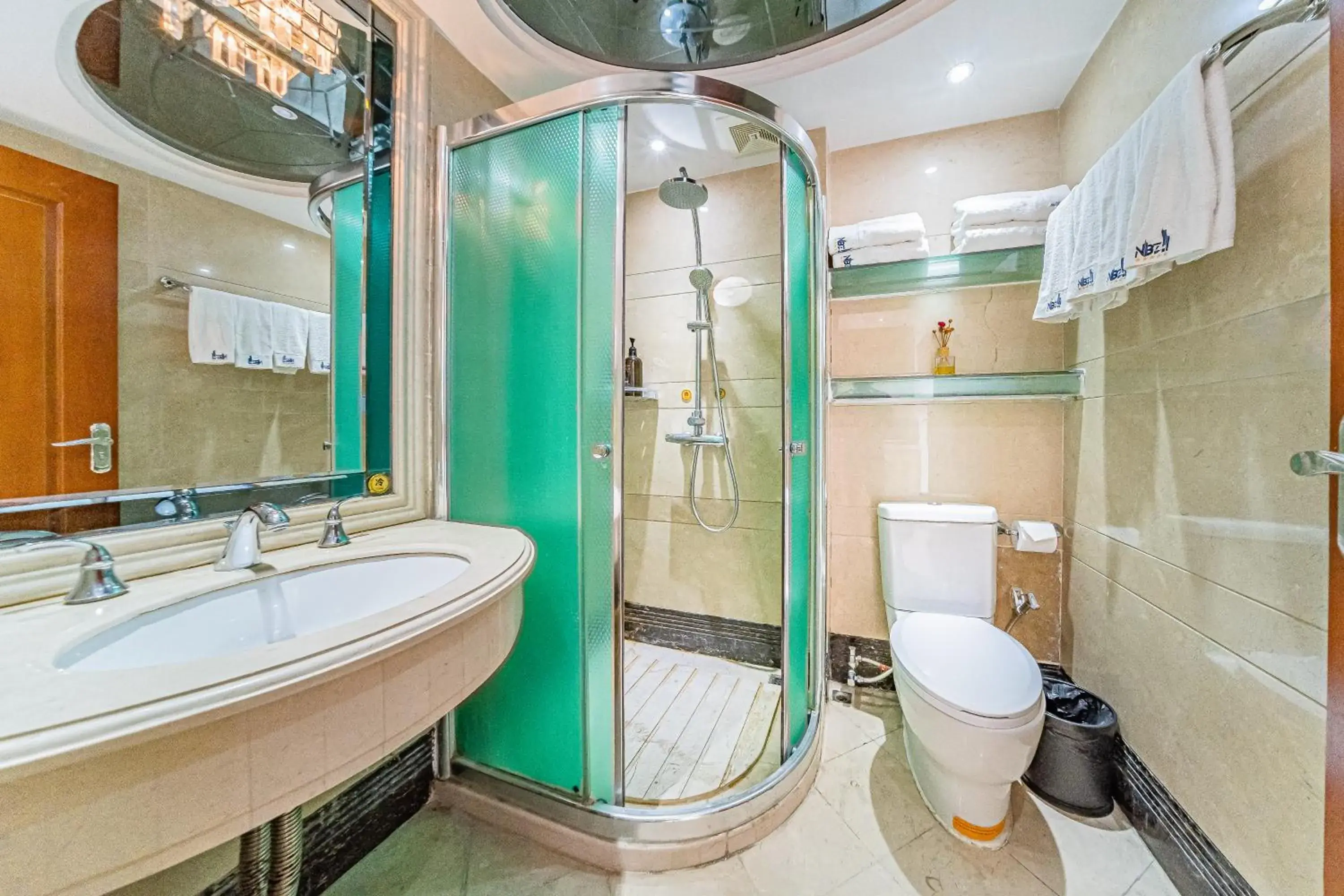 Shower, Bathroom in South & North International Apartment - Beijing Road -Free shuttle to Canton Fair
