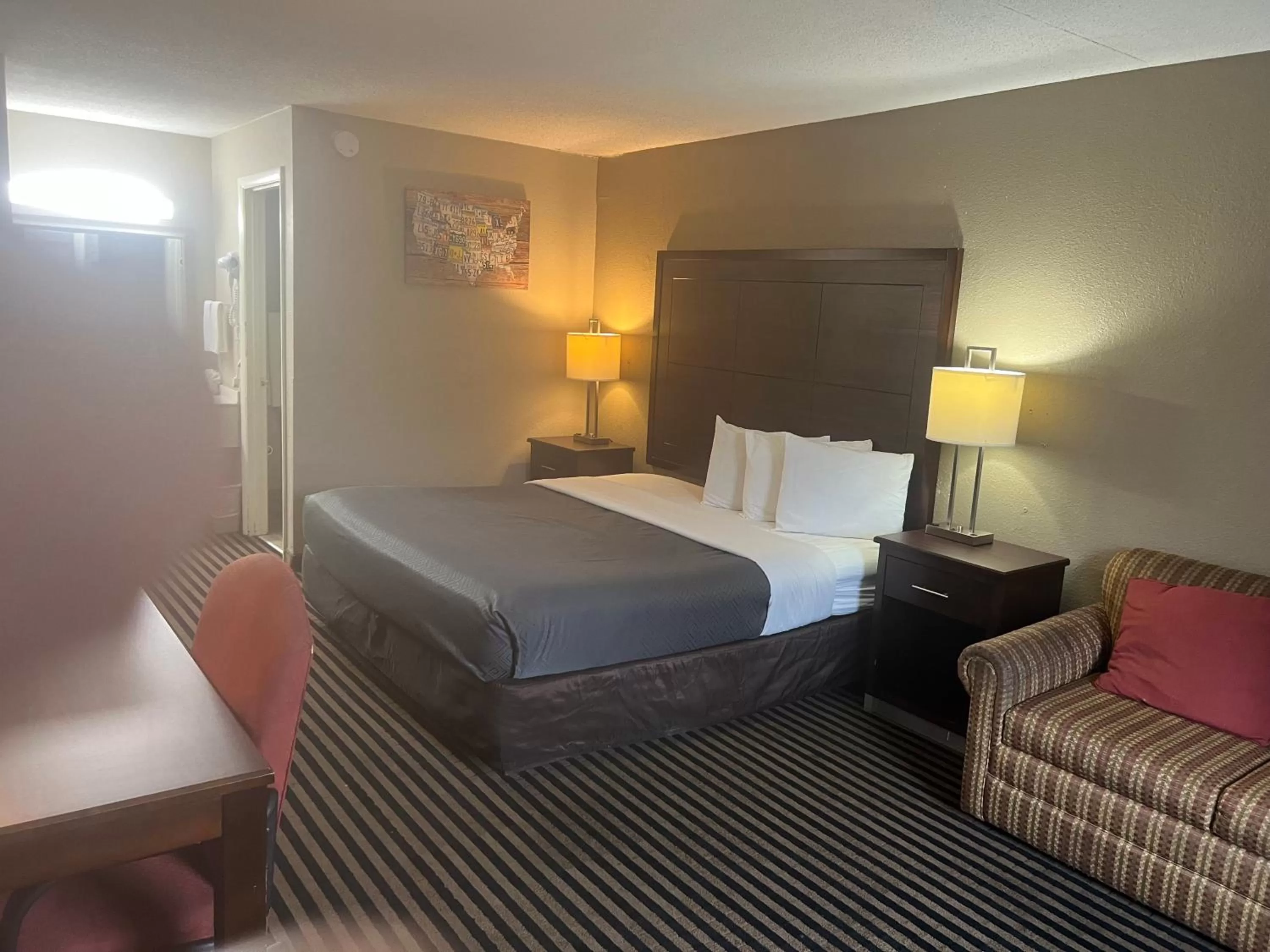 Bed in Econo Lodge Florence - Darlington