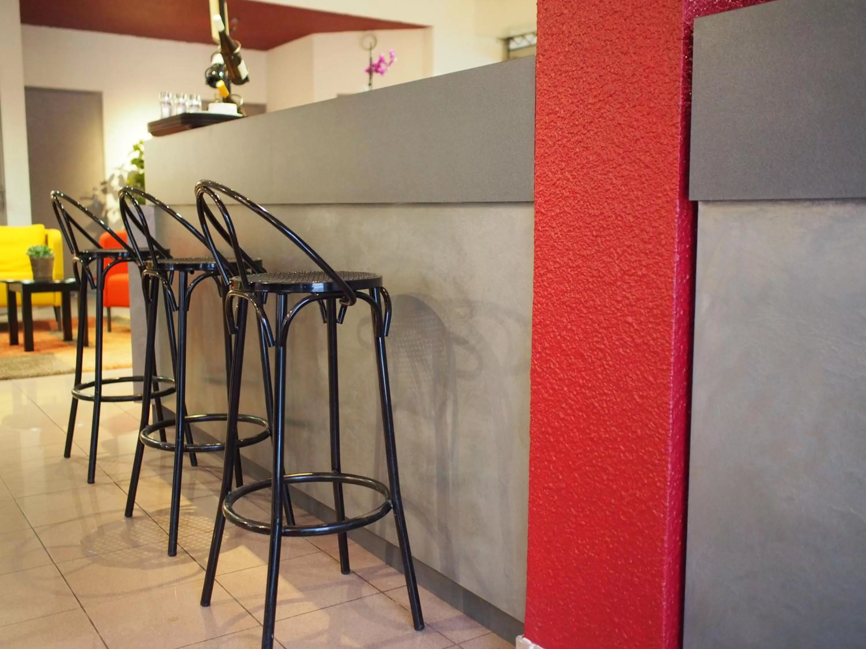 Lounge or bar in Hôtel et Restaurant Aster, Saint-Avold Nord