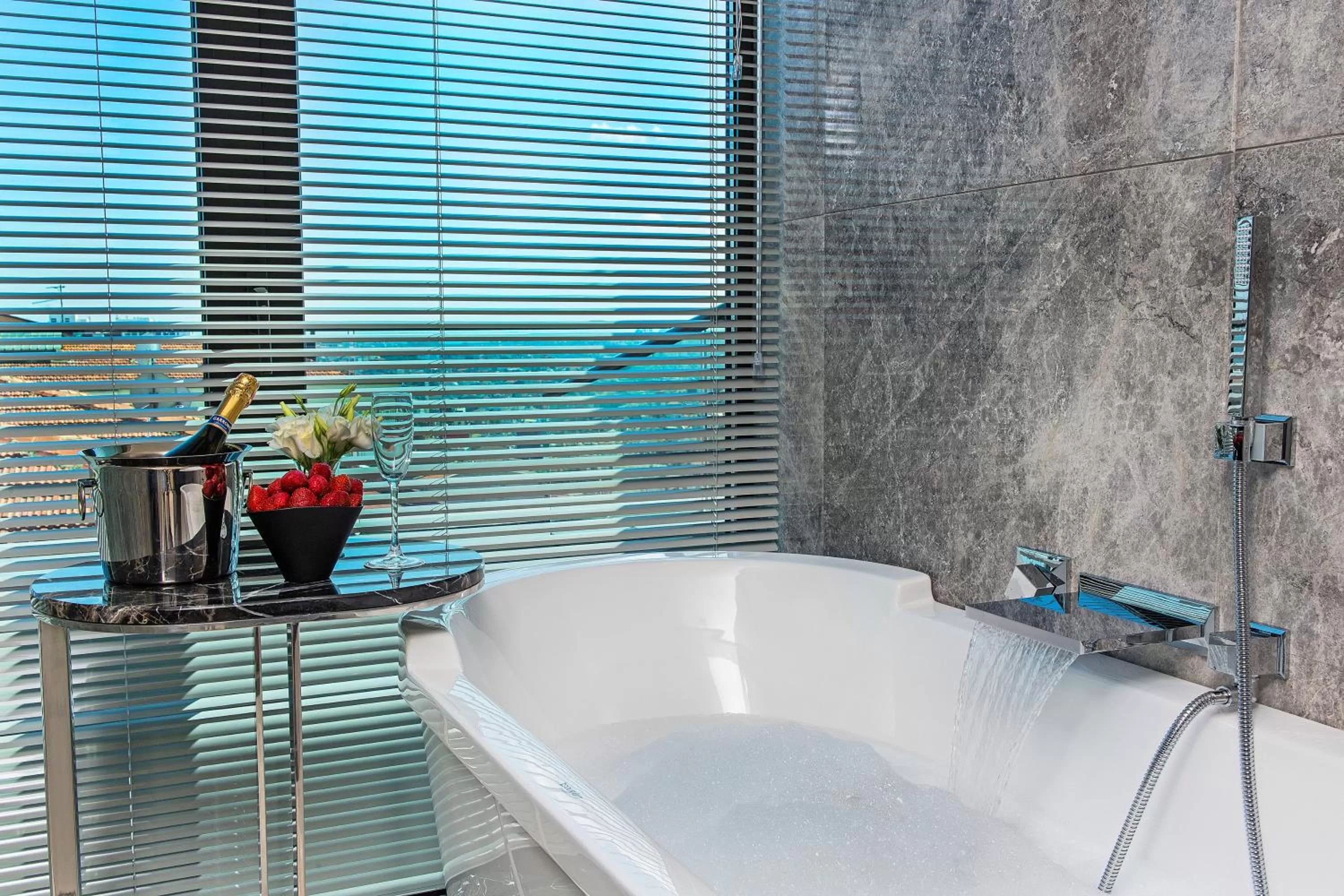 Toilet in Arts Hotel Harbiye - Special Class