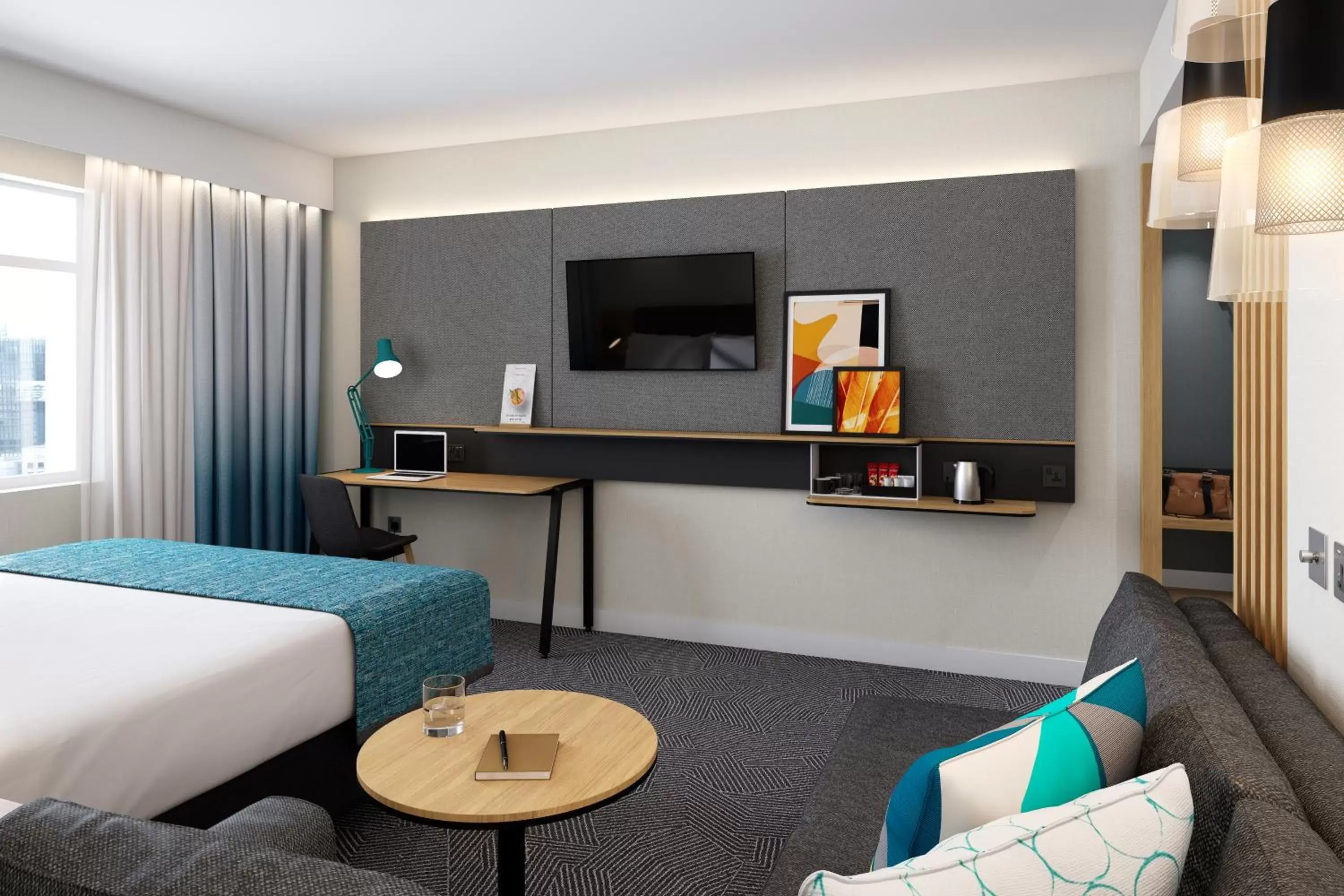 Bedroom, TV/Entertainment Center in Holiday Inn Manchester Airport, an IHG Hotel