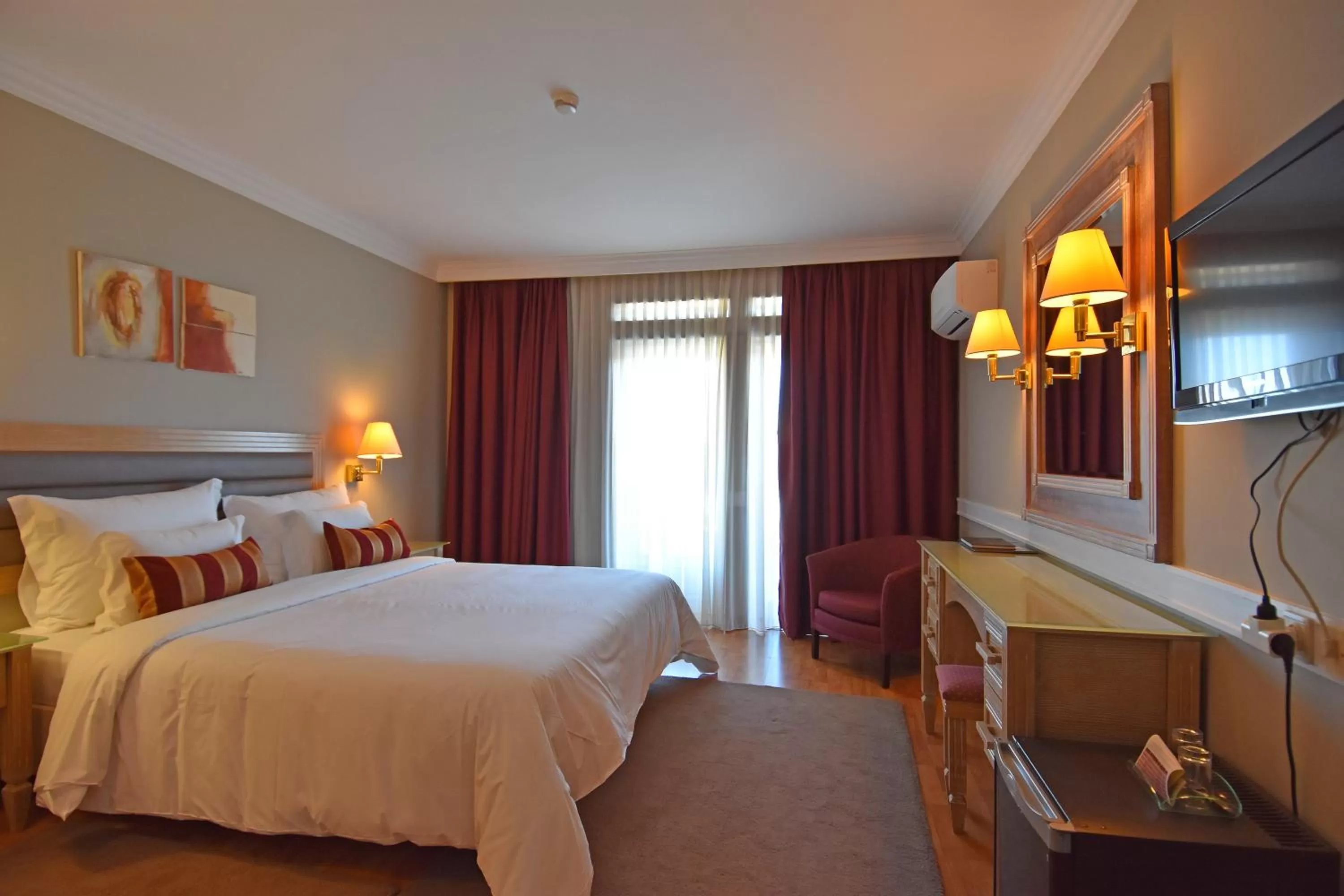 Decorative detail, Bed in Hotel Suave Mar