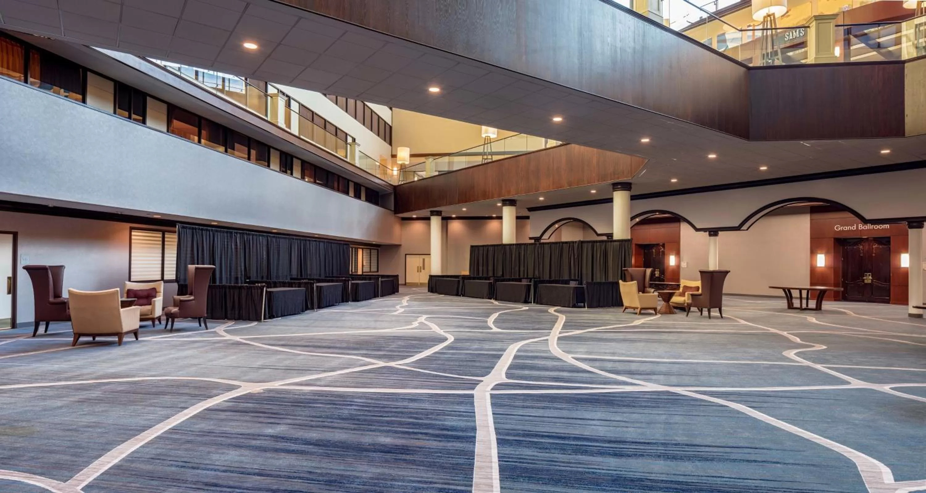 Lobby or reception in Sonesta Hotel Houston IAH Airport