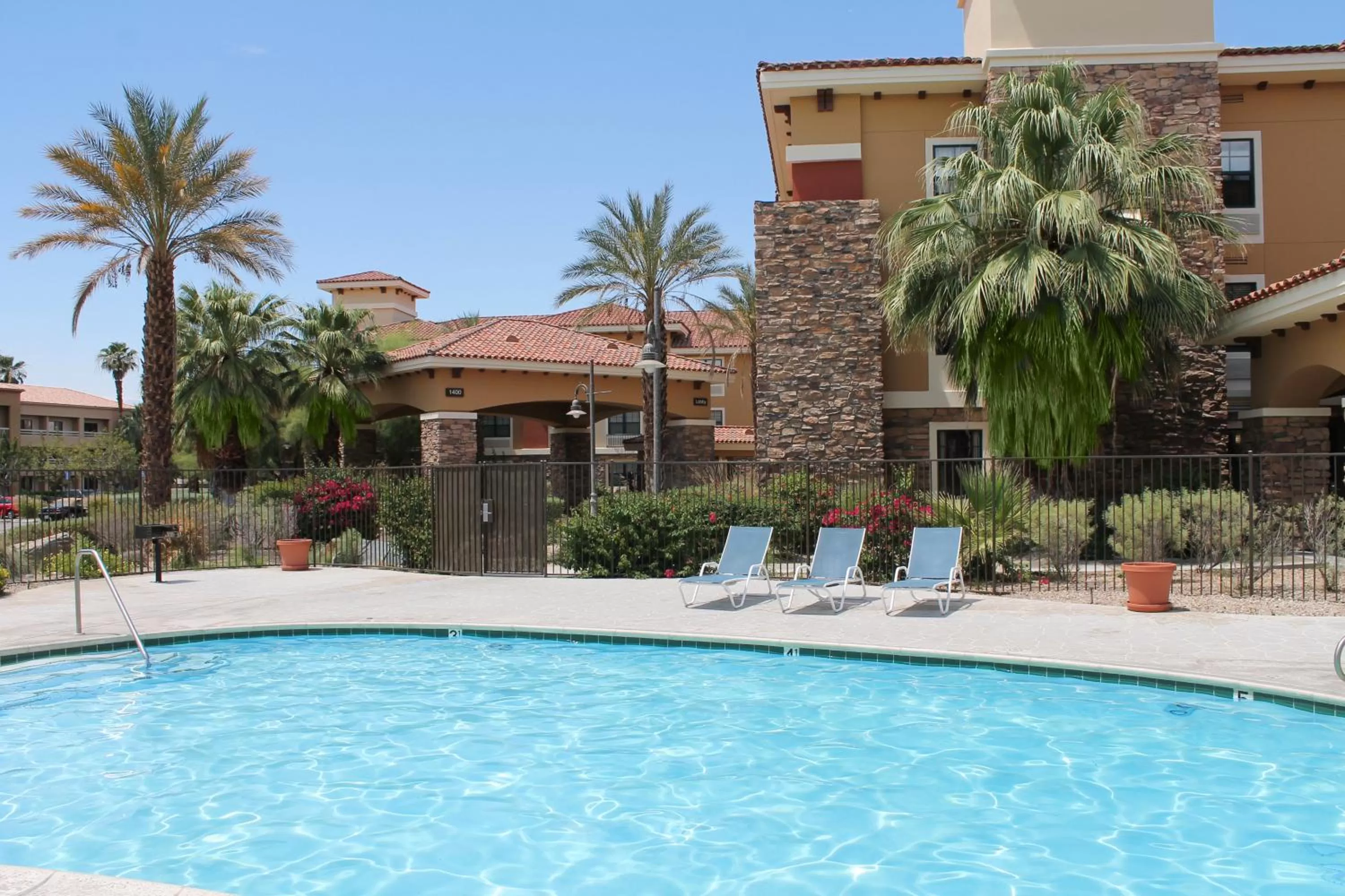Swimming pool in Extended Stay America Suites - Palm Springs - Airport