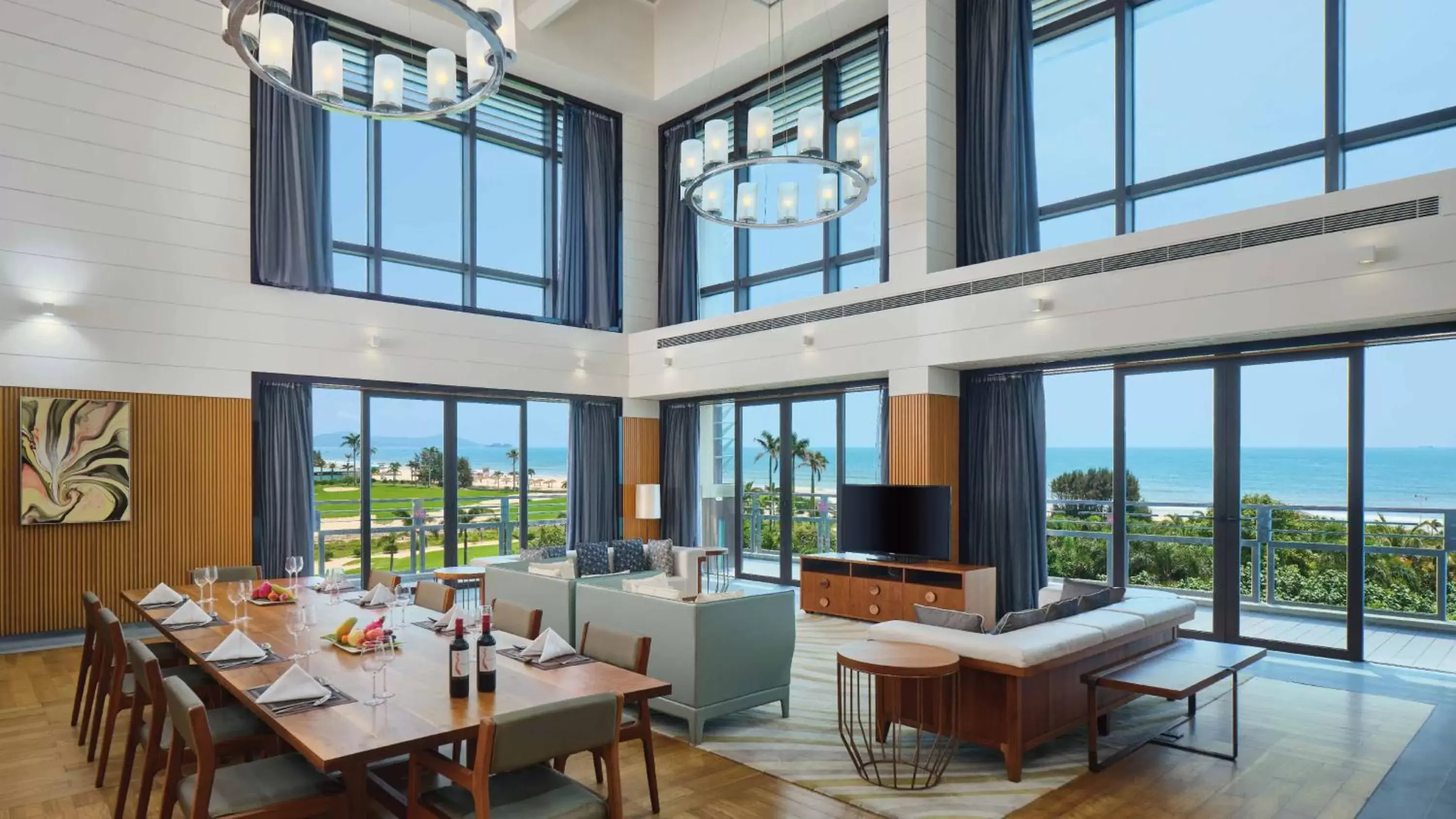 Photo of the whole room, Restaurant/Places to Eat in Crowne Plaza Hailing Island, an IHG Hotel Photo of the whole room, Restaurant/Places to Eat in Crowne Plaza Hailing Island, an IHG Hotel