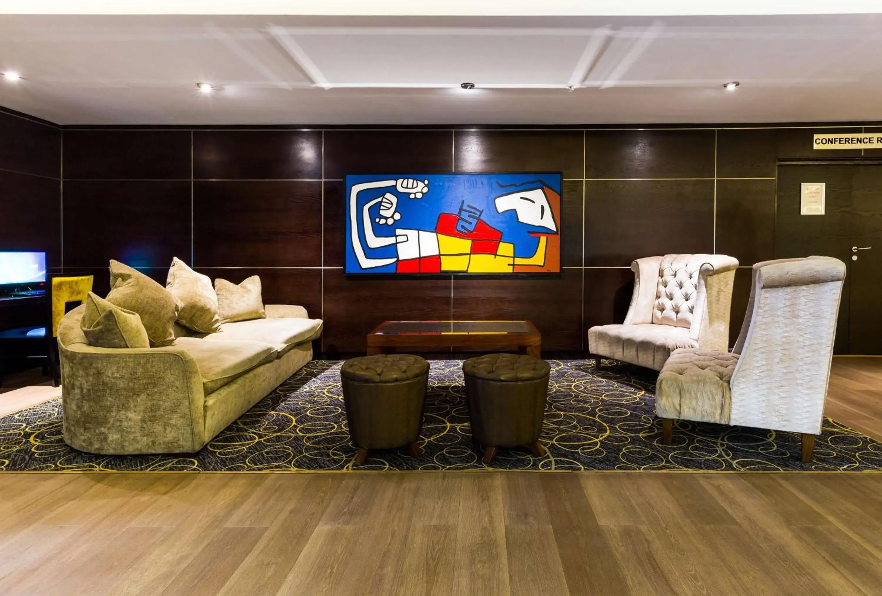 Communal lounge/ TV room, Seating Area in Fountains Hotel Cape Town