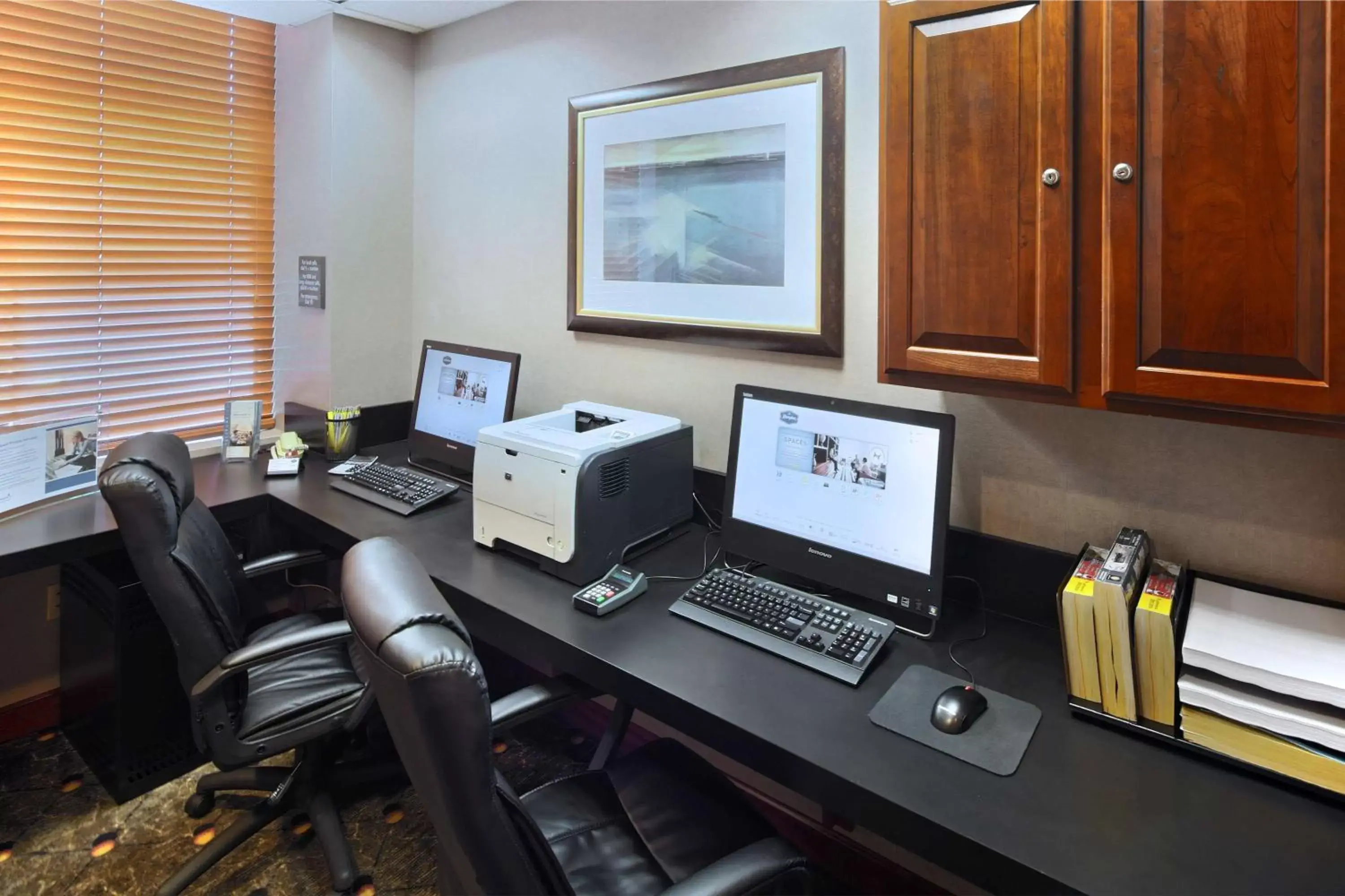 Business facilities in Hampton Inn & Suites Arlington Crystal City DCA