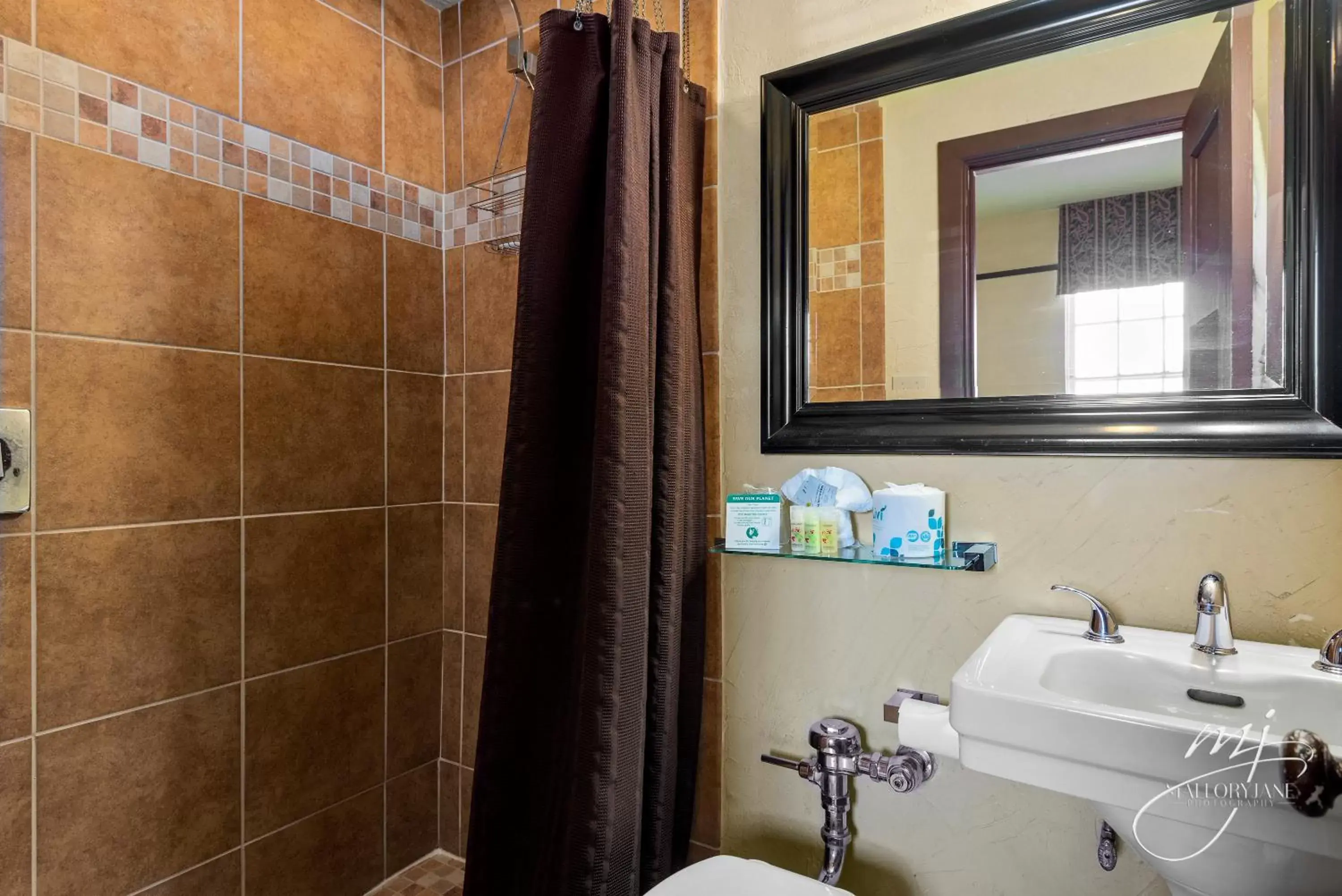 Toilet, Bathroom in Hotel Seville