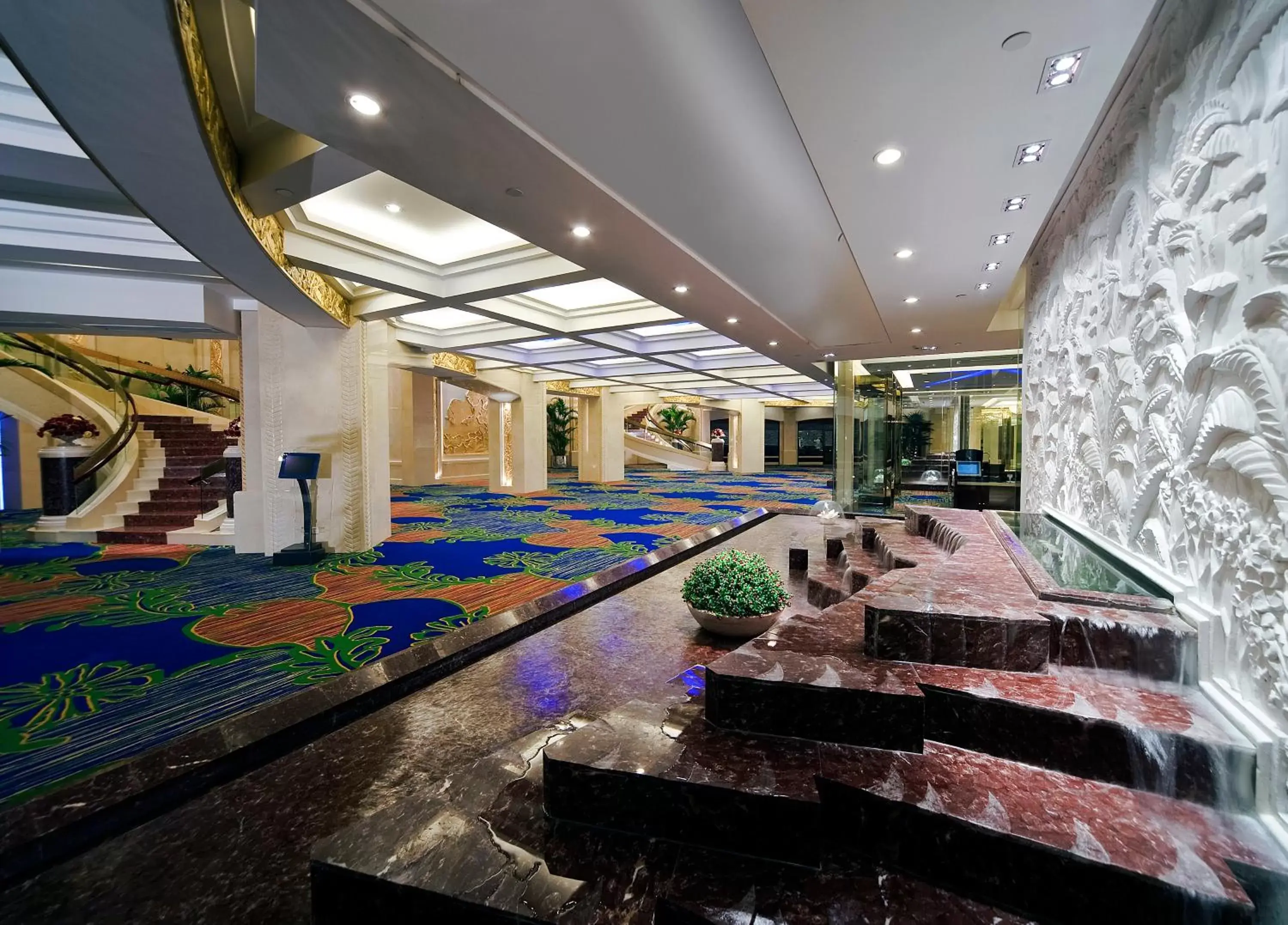 Lobby or reception, Swimming Pool in Nanjing Central Hotel