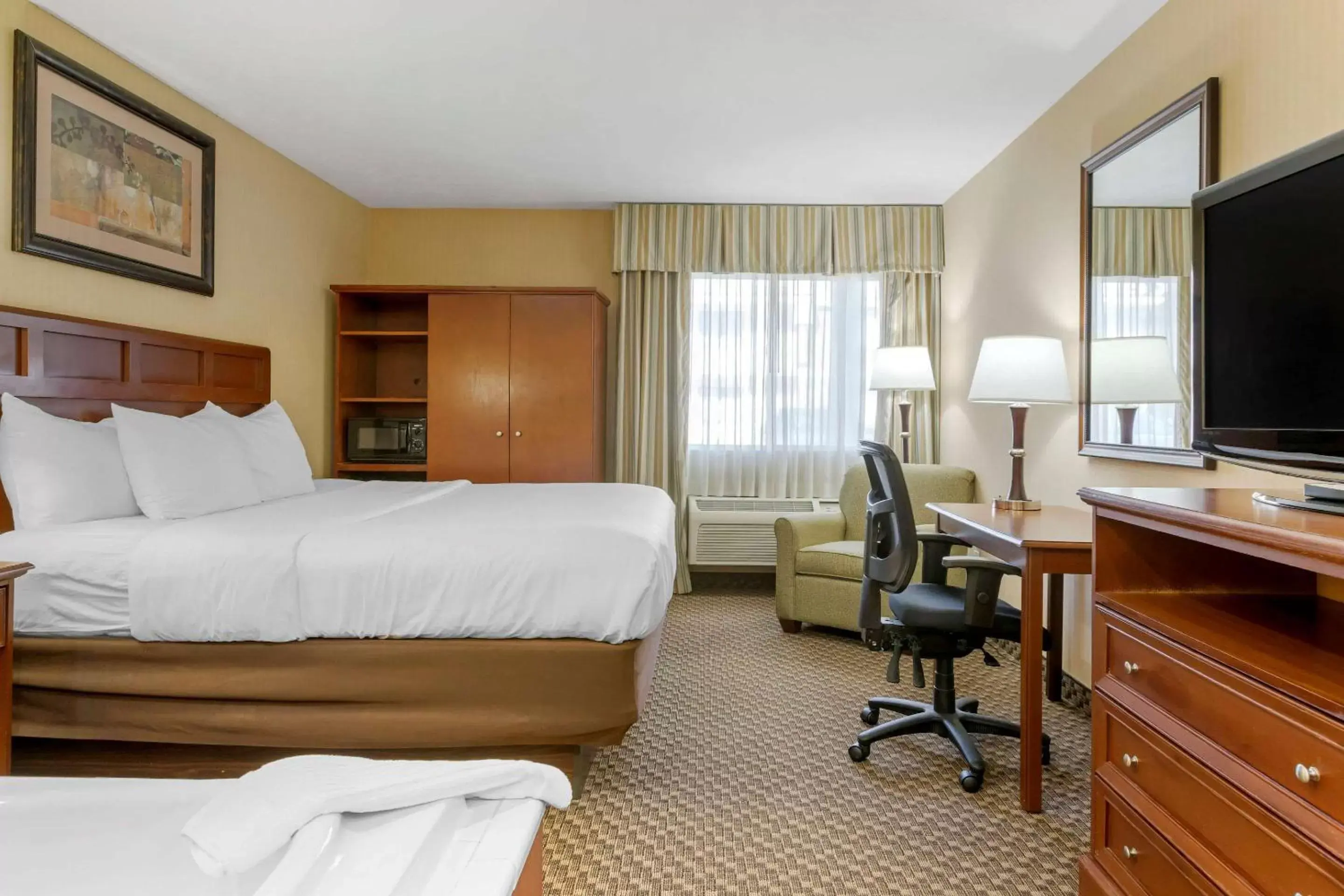 Photo of the whole room in Comfort Inn Traverse City