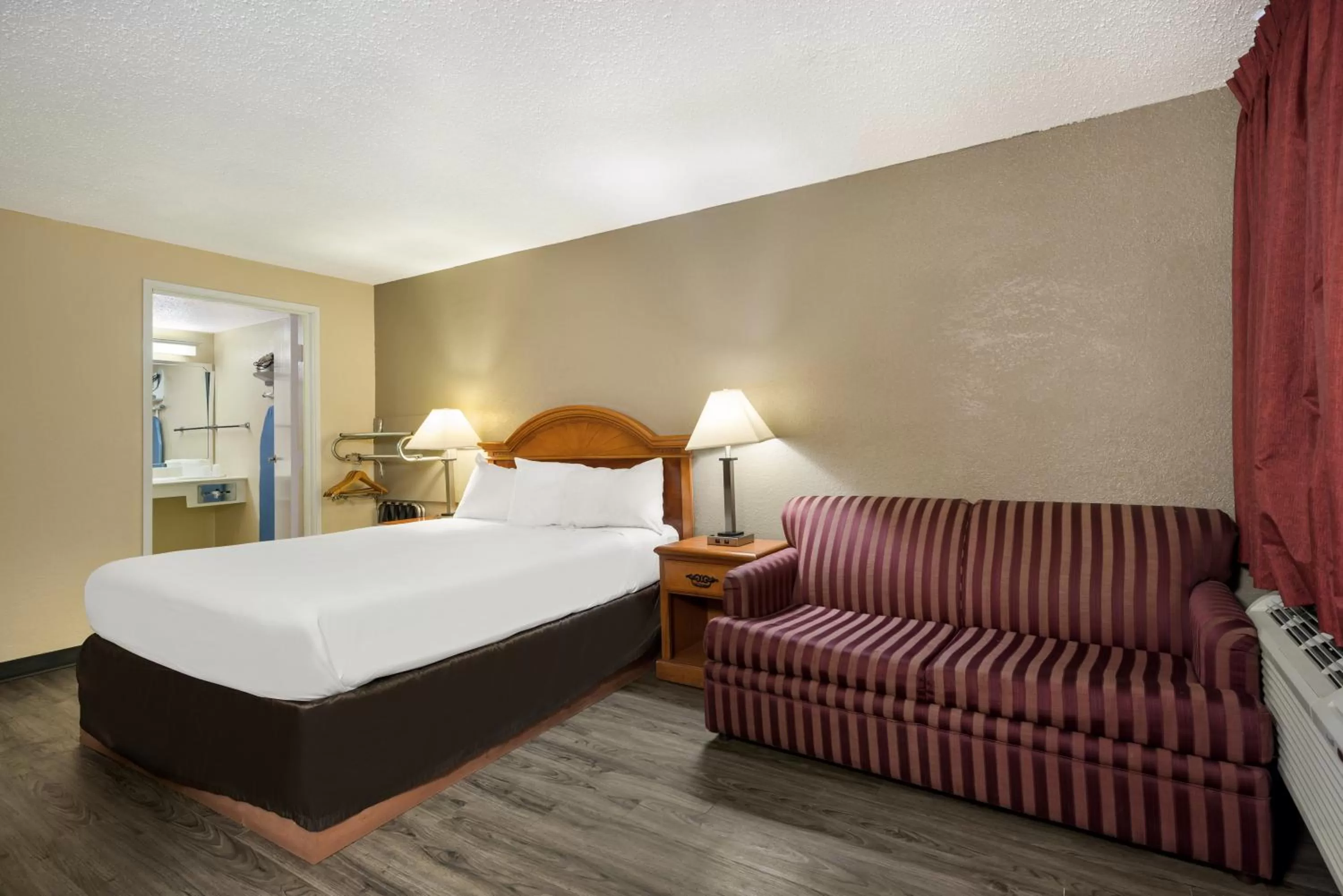 Bed in Knights Inn College Station