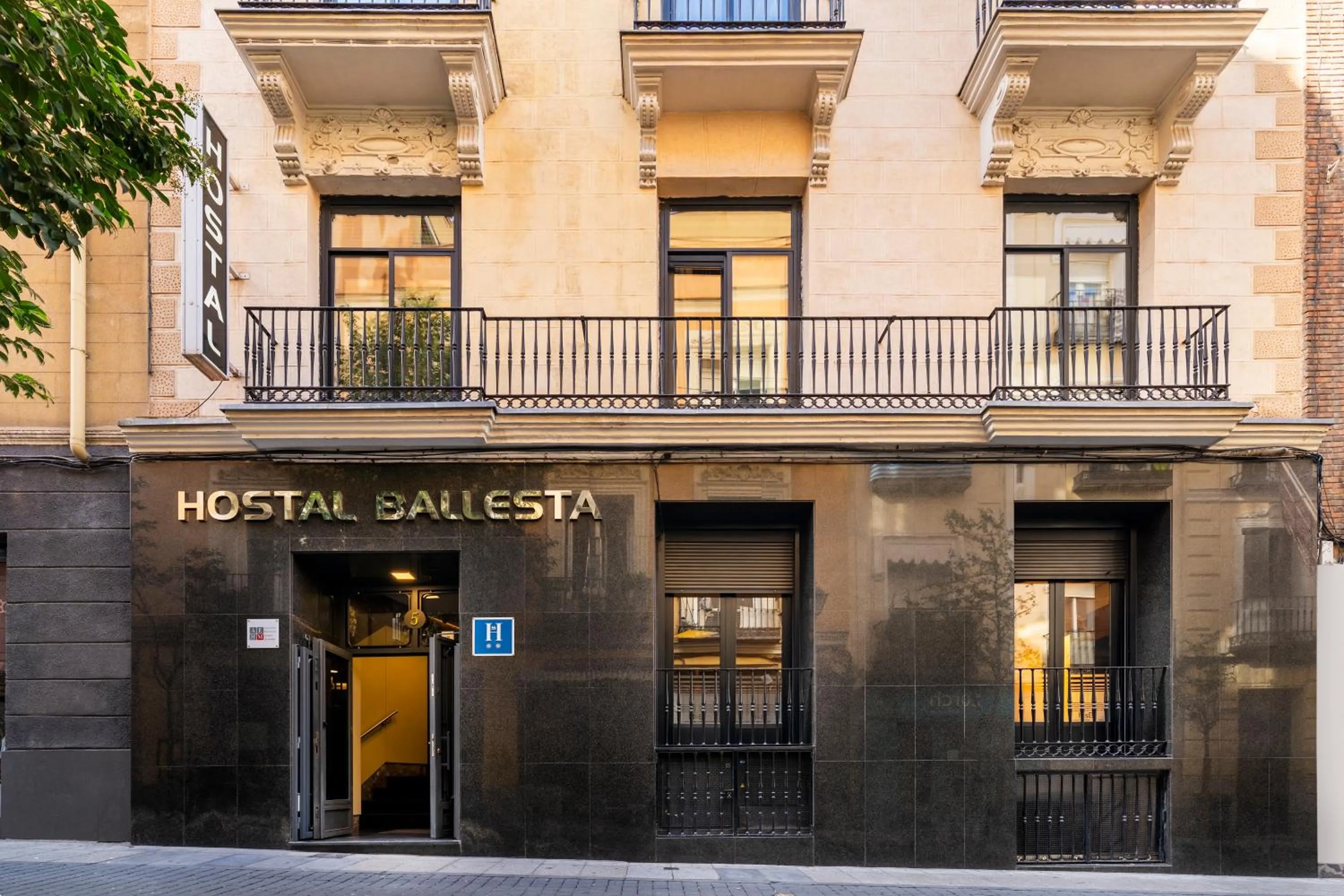 Property building in Hostal Ballesta