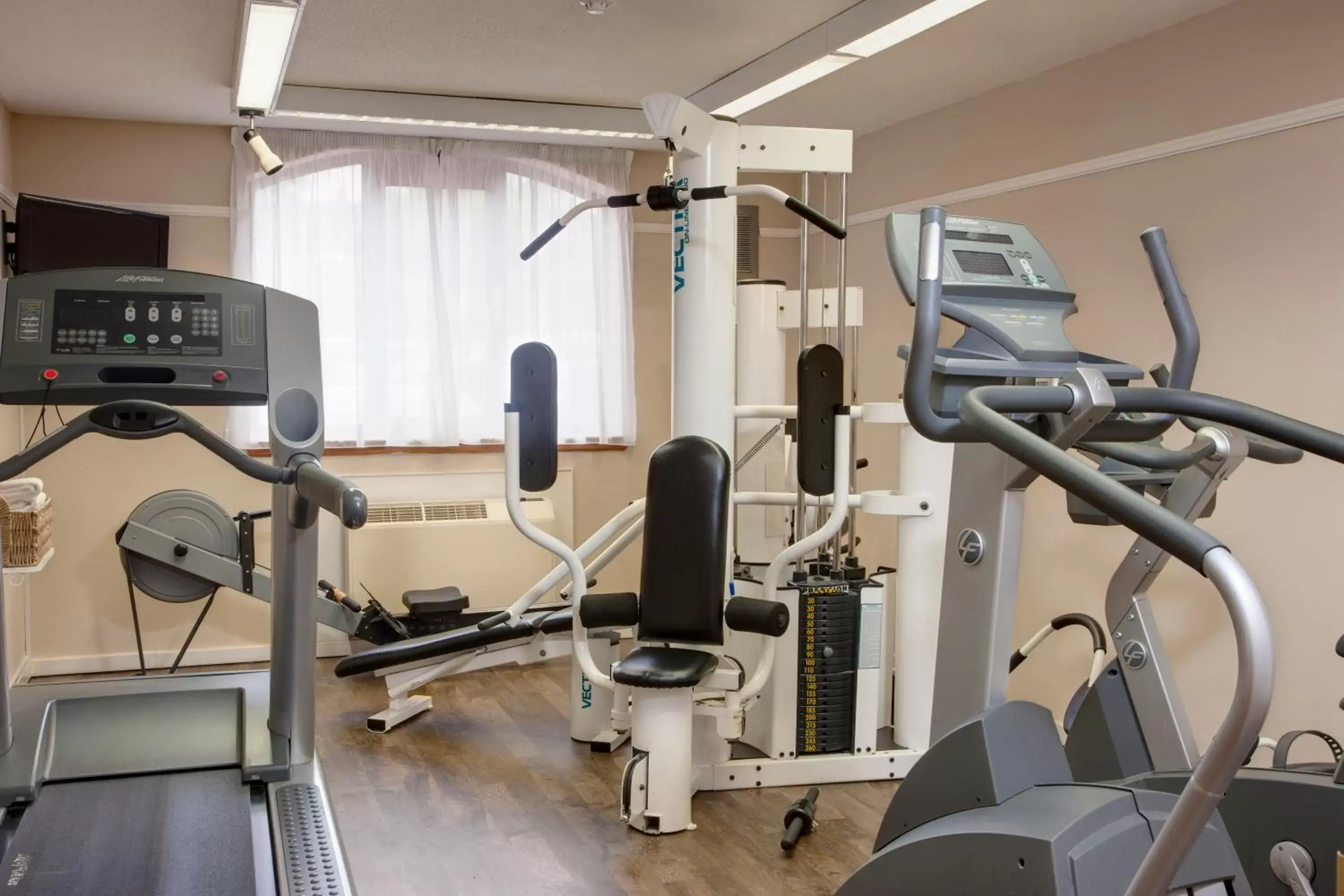 Fitness centre/facilities, Fitness Center/Facilities in Holiday Inn Lincoln, an IHG Hotel