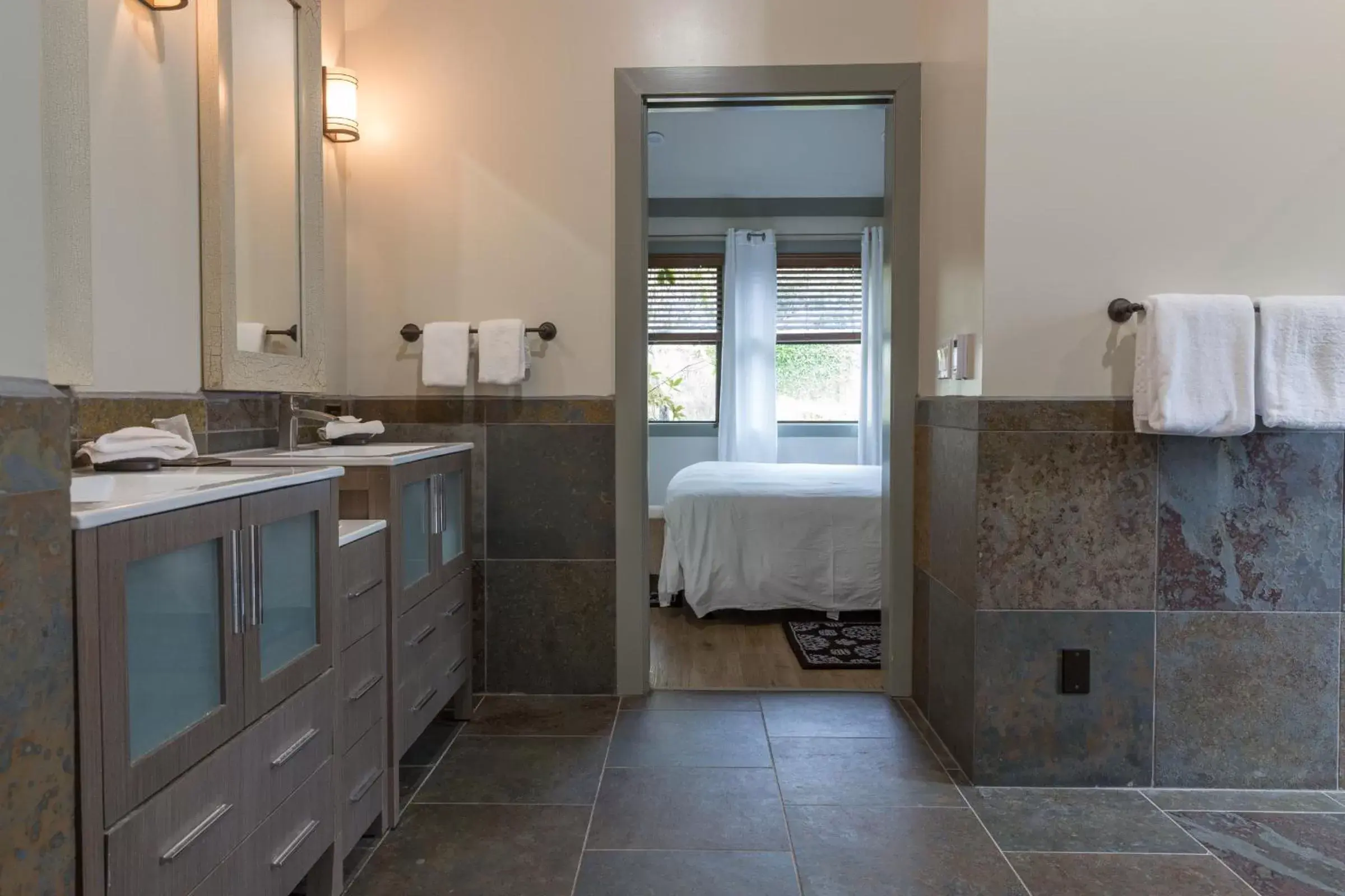 Bathroom in Heritage House Resort & Spa