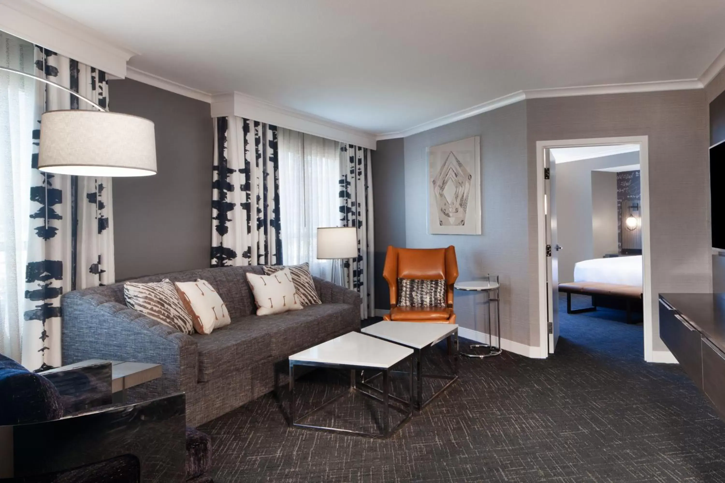 Living room, Seating Area in Fremont Marriott Silicon Valley