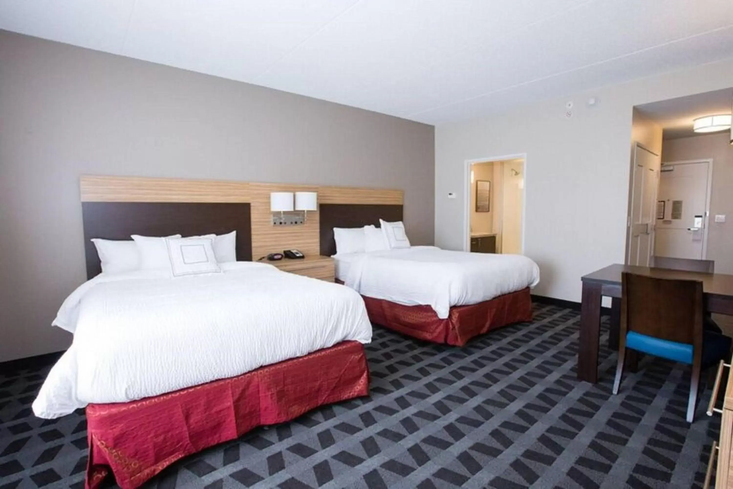 Photo of the whole room, Bed in TownePlace Suites by Marriott Pittsburgh Harmarville