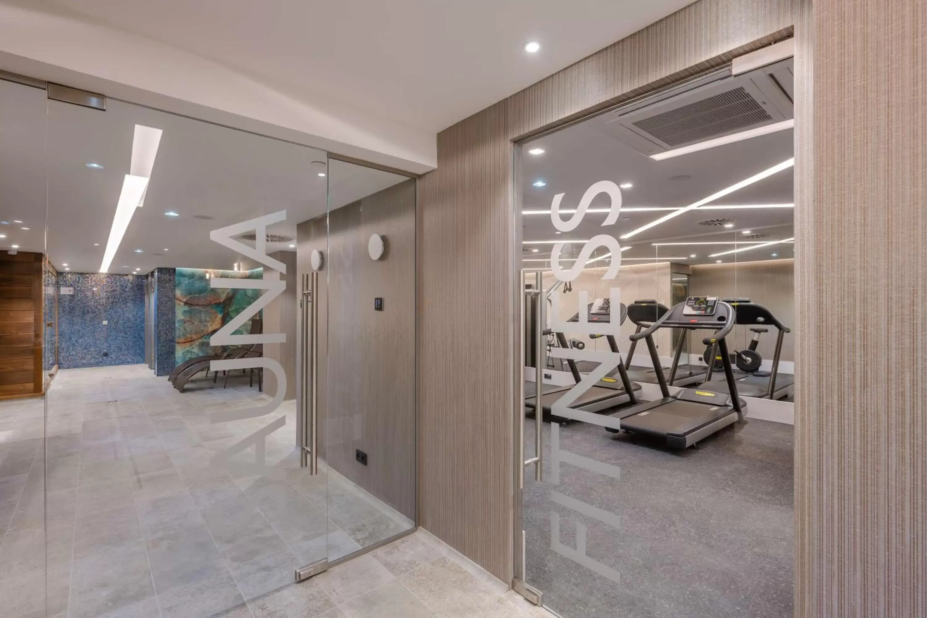 Spa and wellness centre/facilities, Fitness Center/Facilities in Radisson Blu Béke Hotel, Budapest