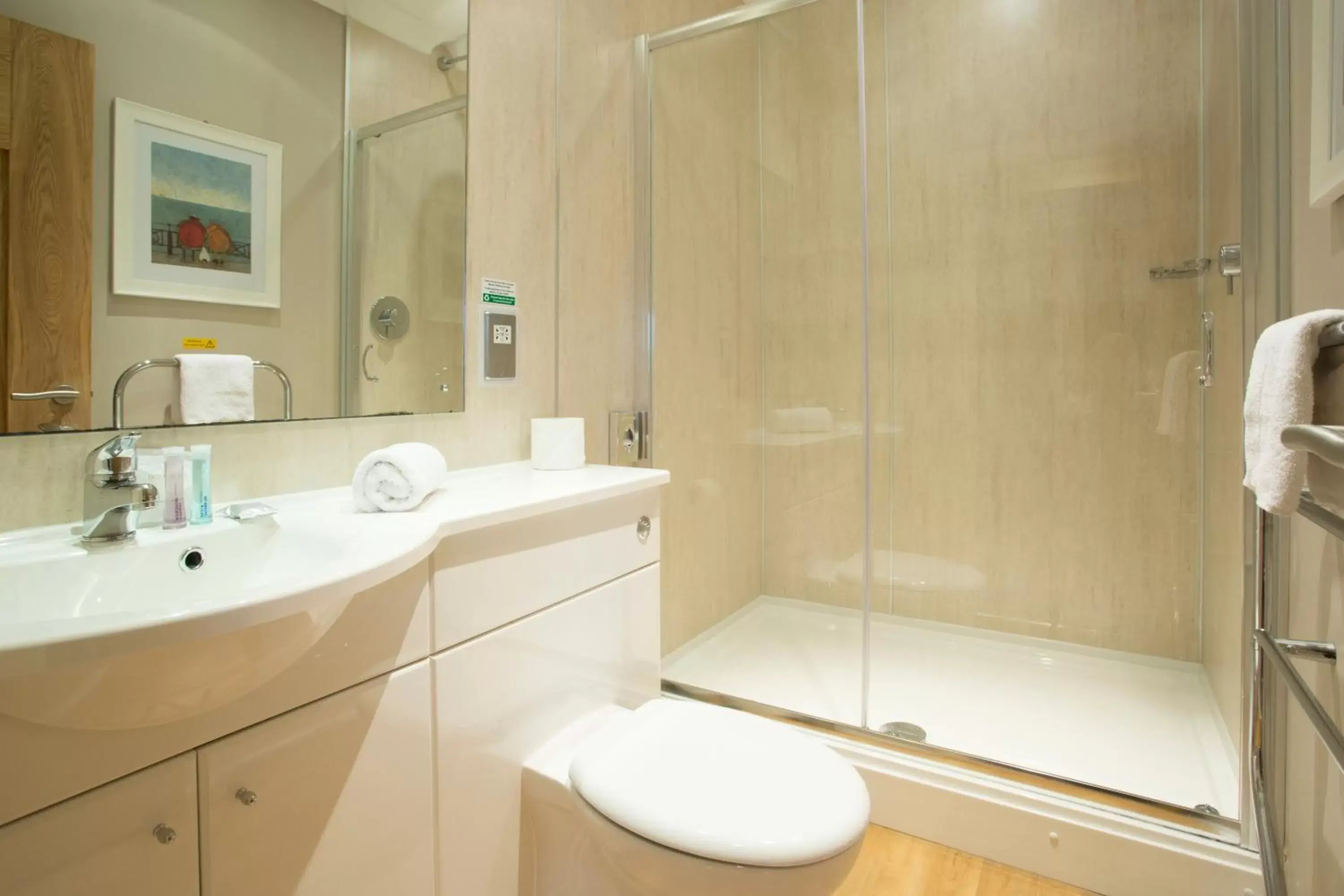 Shower, Bathroom in Breckland Lodge