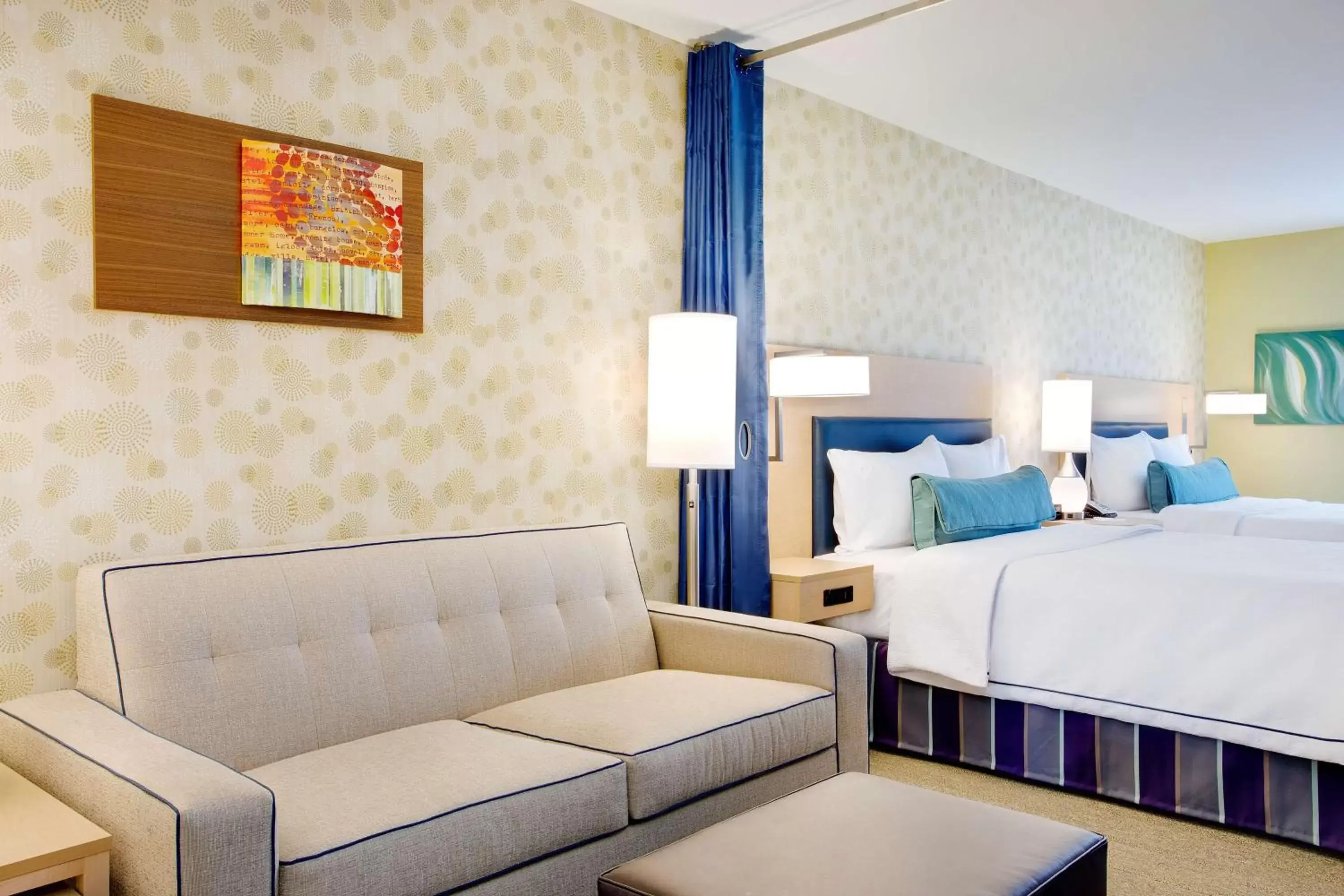 Bed in Home2 Suites By Hilton Chicago Schaumburg