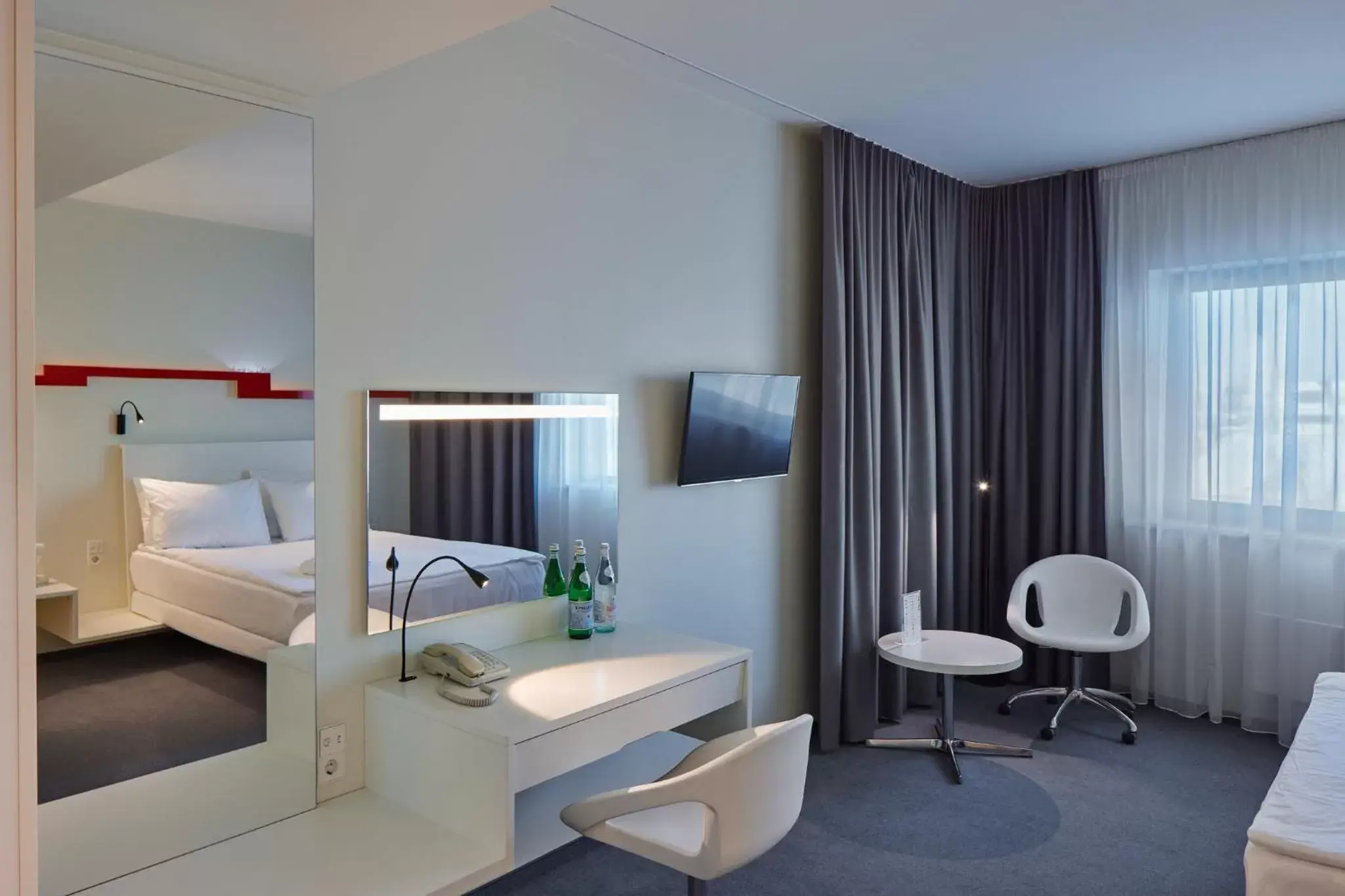 Photo of the whole room, Bathroom in Holiday Inn Vilnius, an IHG Hotel