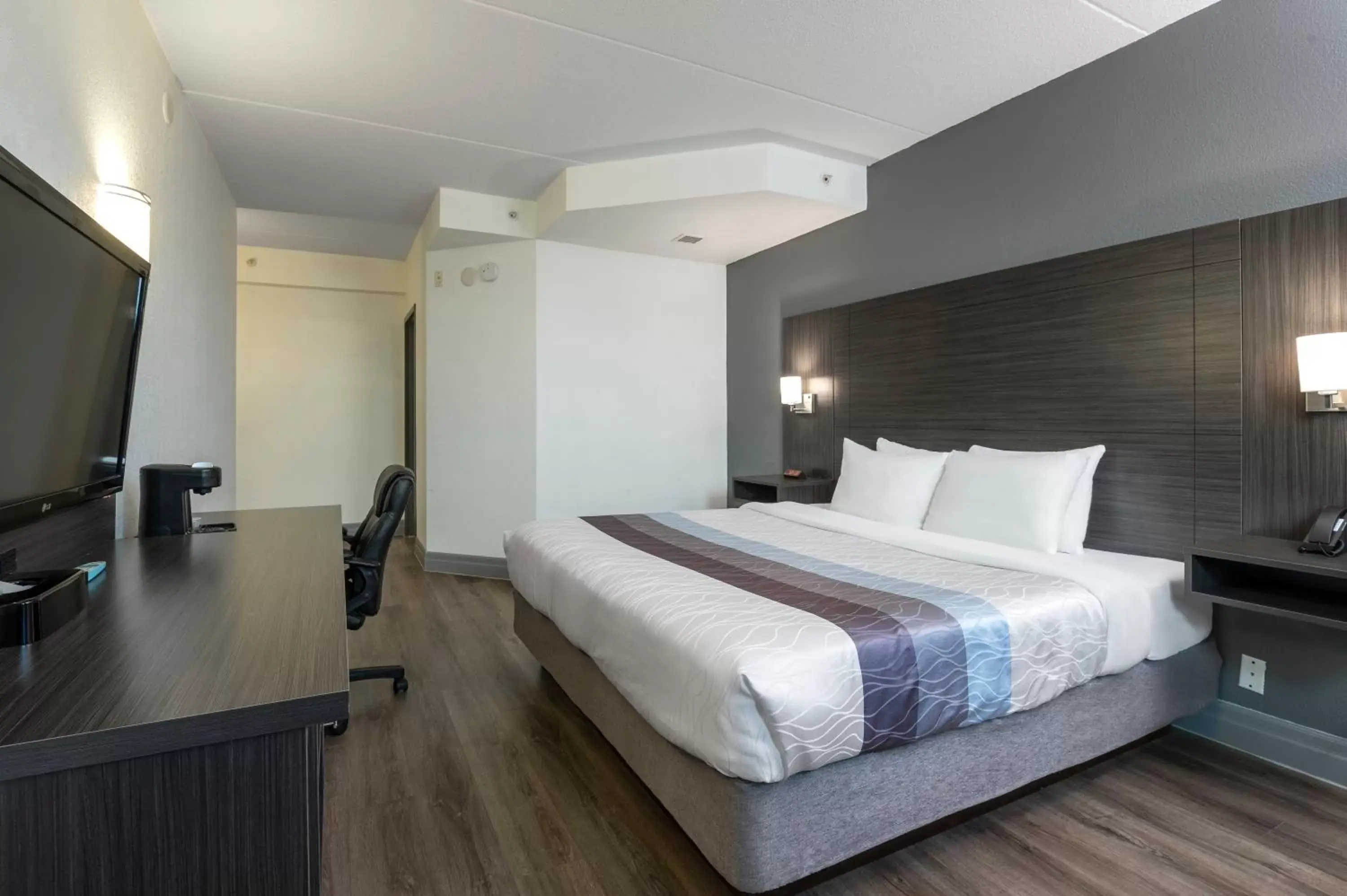 Bedroom, Bed in Comfort Hotel
