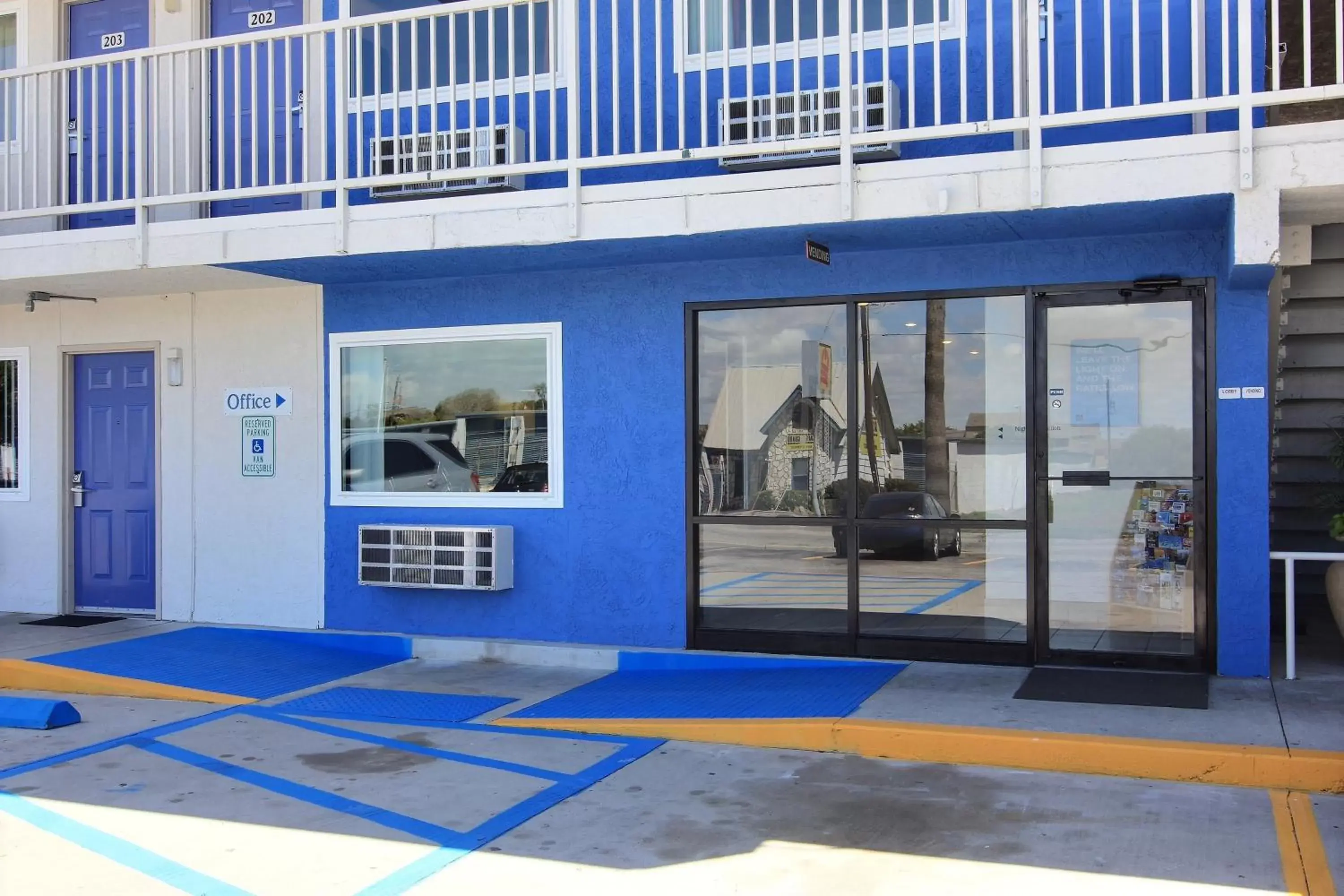 Facade/entrance in Motel 6-Corpus Christi, TX - East - North Padre Island