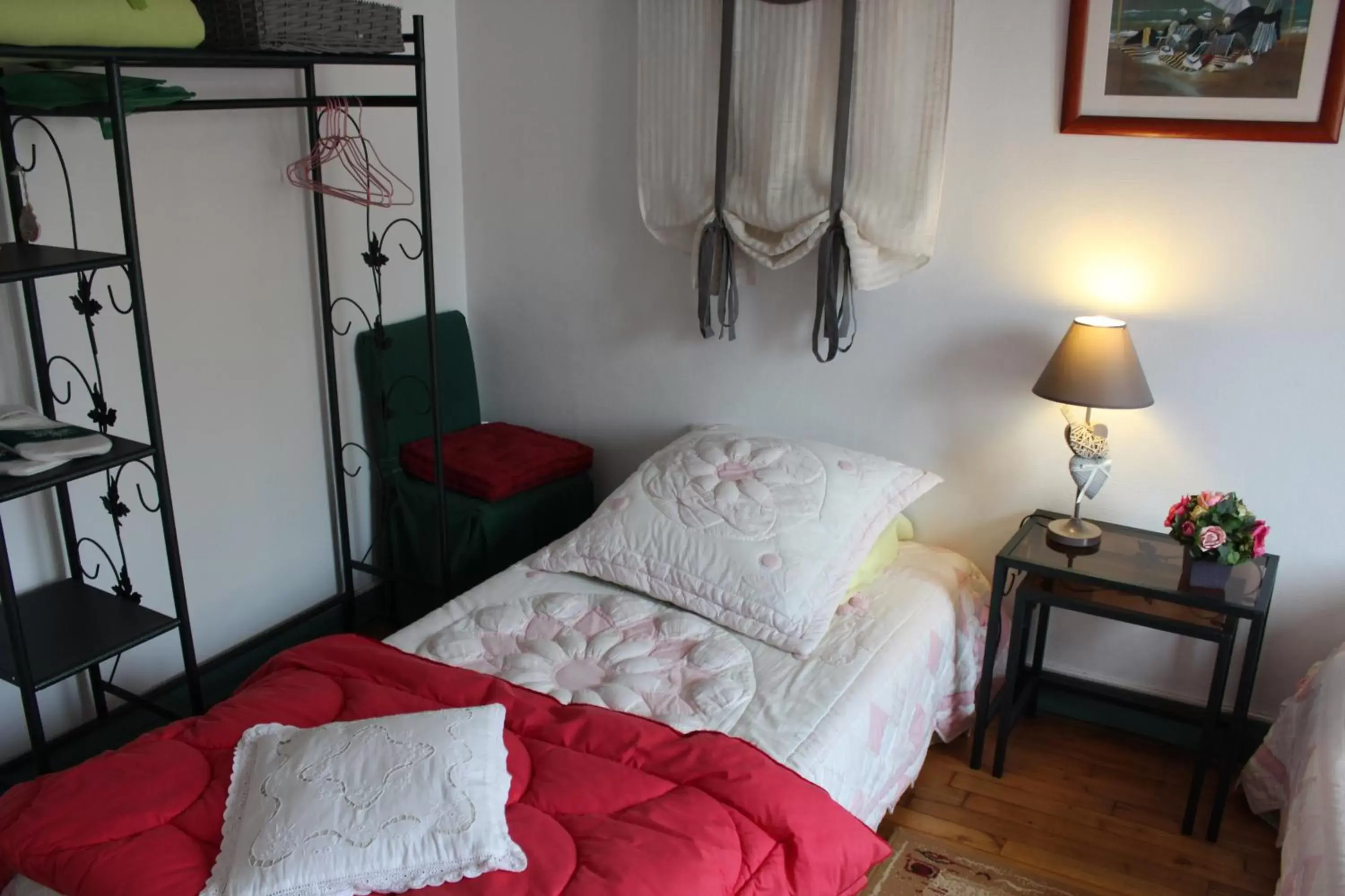 Bedroom, Bed in La Demeure aux Hortensias