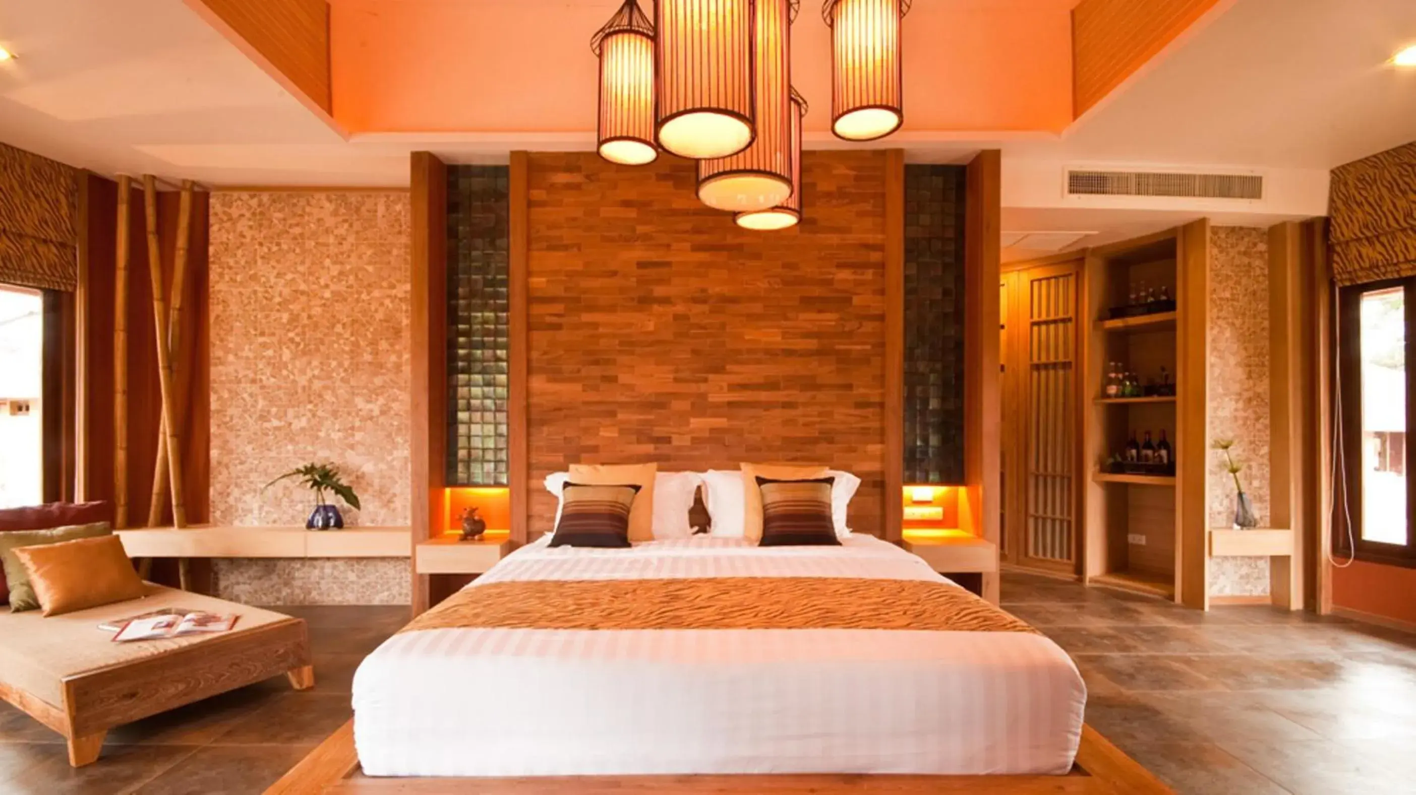 Bedroom, Bed in Montis Resort