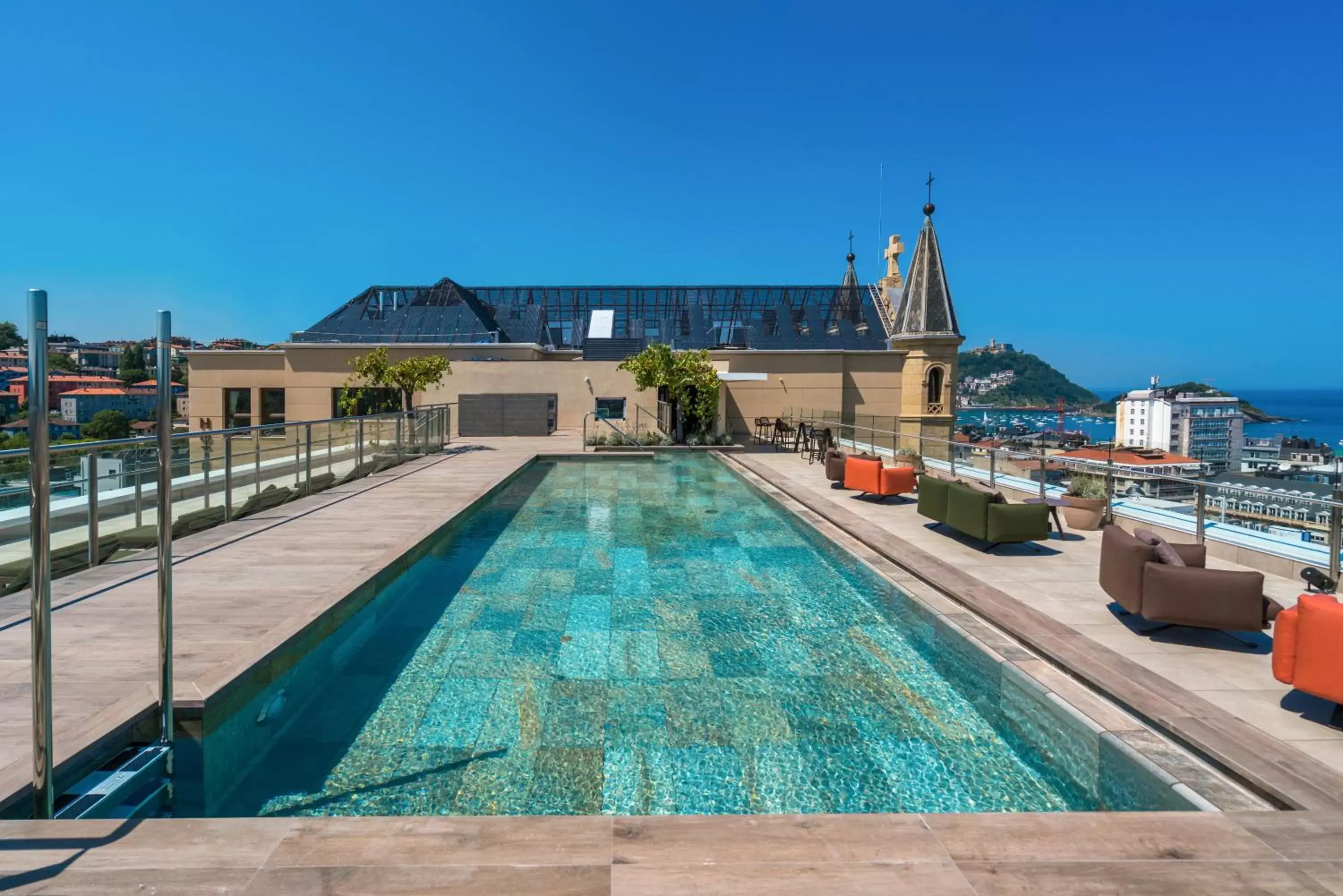 Balcony/Terrace, Swimming Pool in Catalonia Donosti