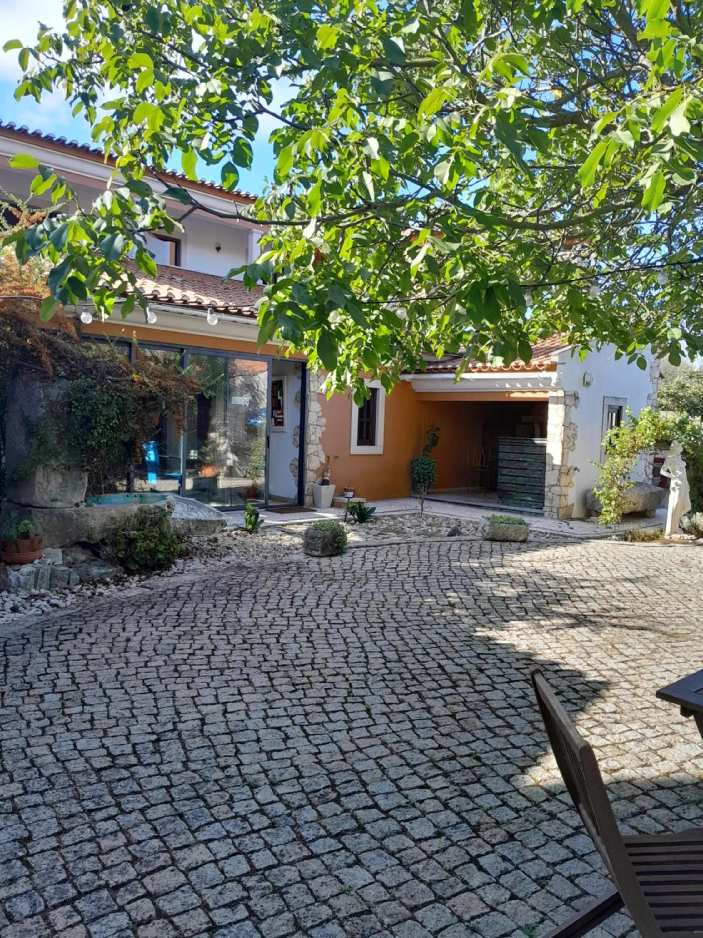 Patio in Refúgio das Artes Guesthouse