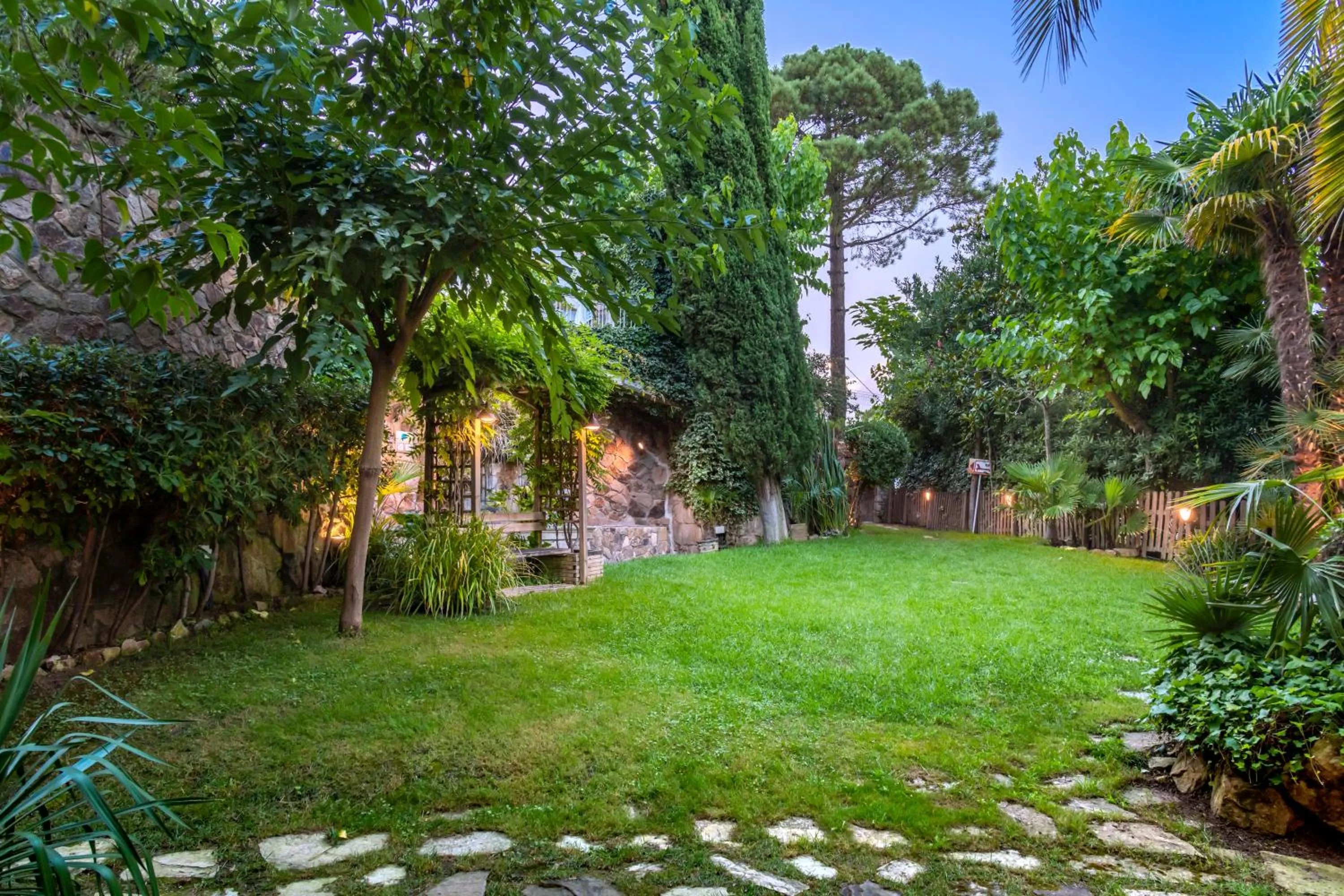 Garden in Hotel GHT Neptuno-Tossa & Venus SPA