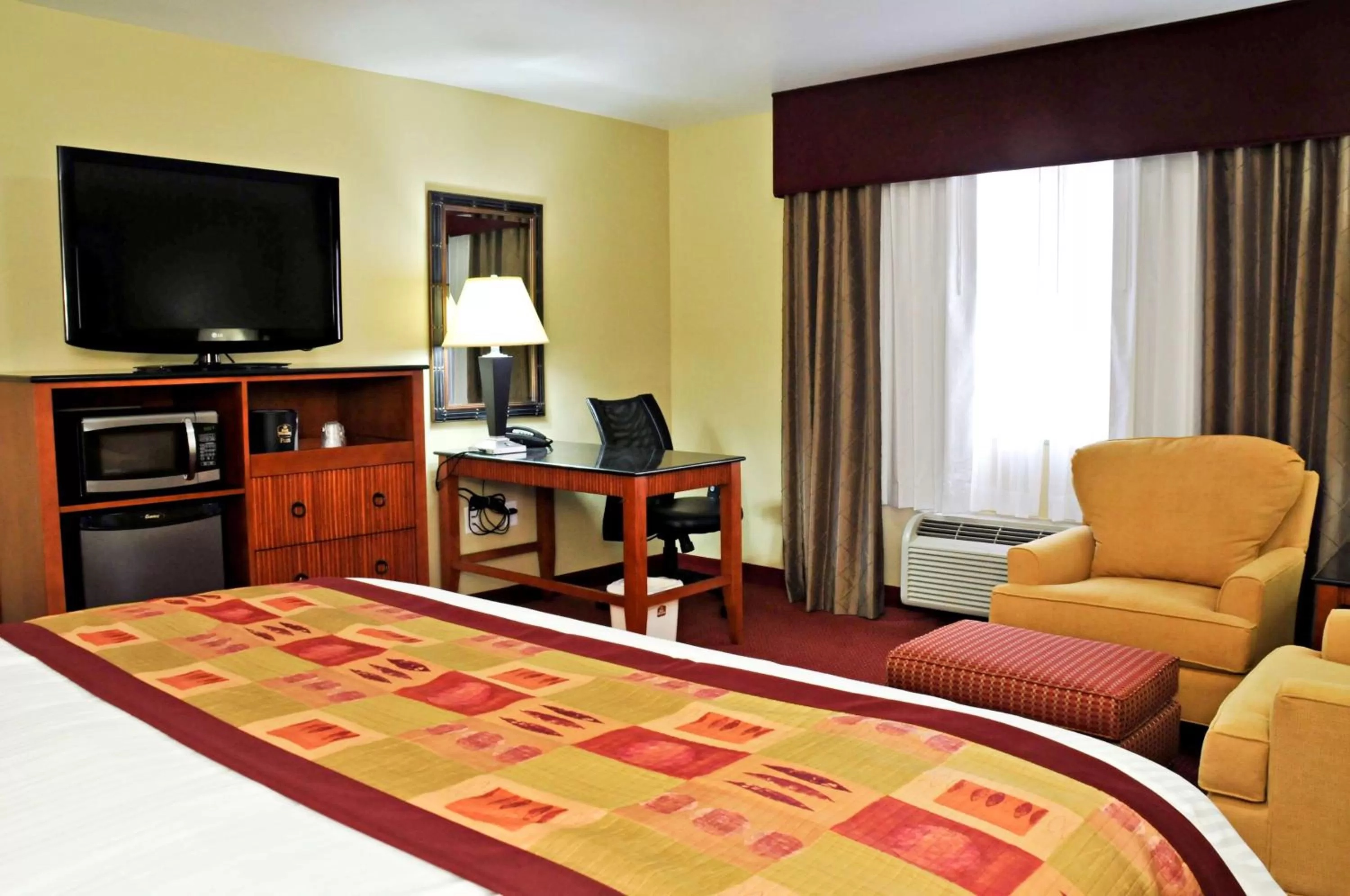 Photo of the whole room, Bed in Best Western Plus Layton Park Hotel