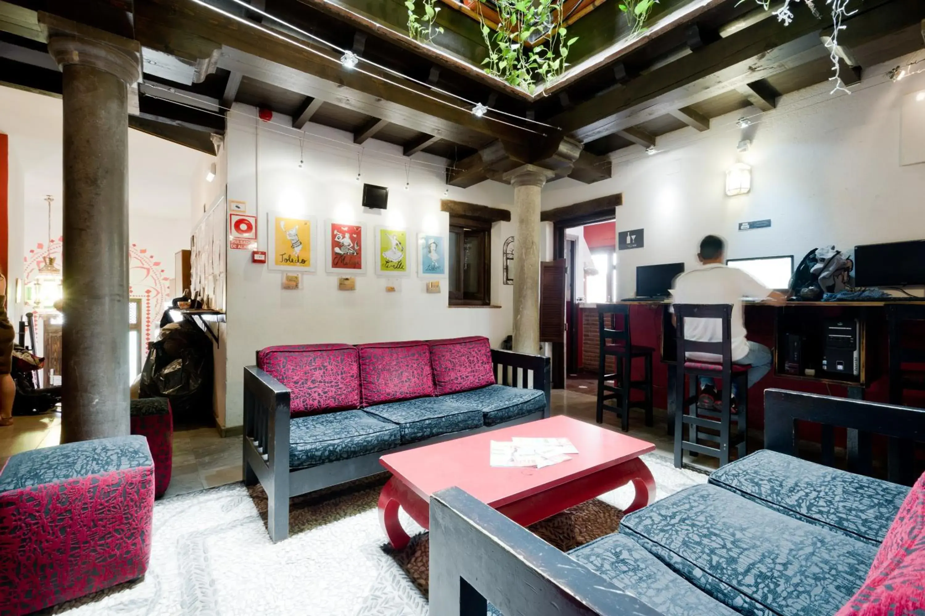 Business facilities, Seating Area in Oasis Backpackers' Hostel Granada