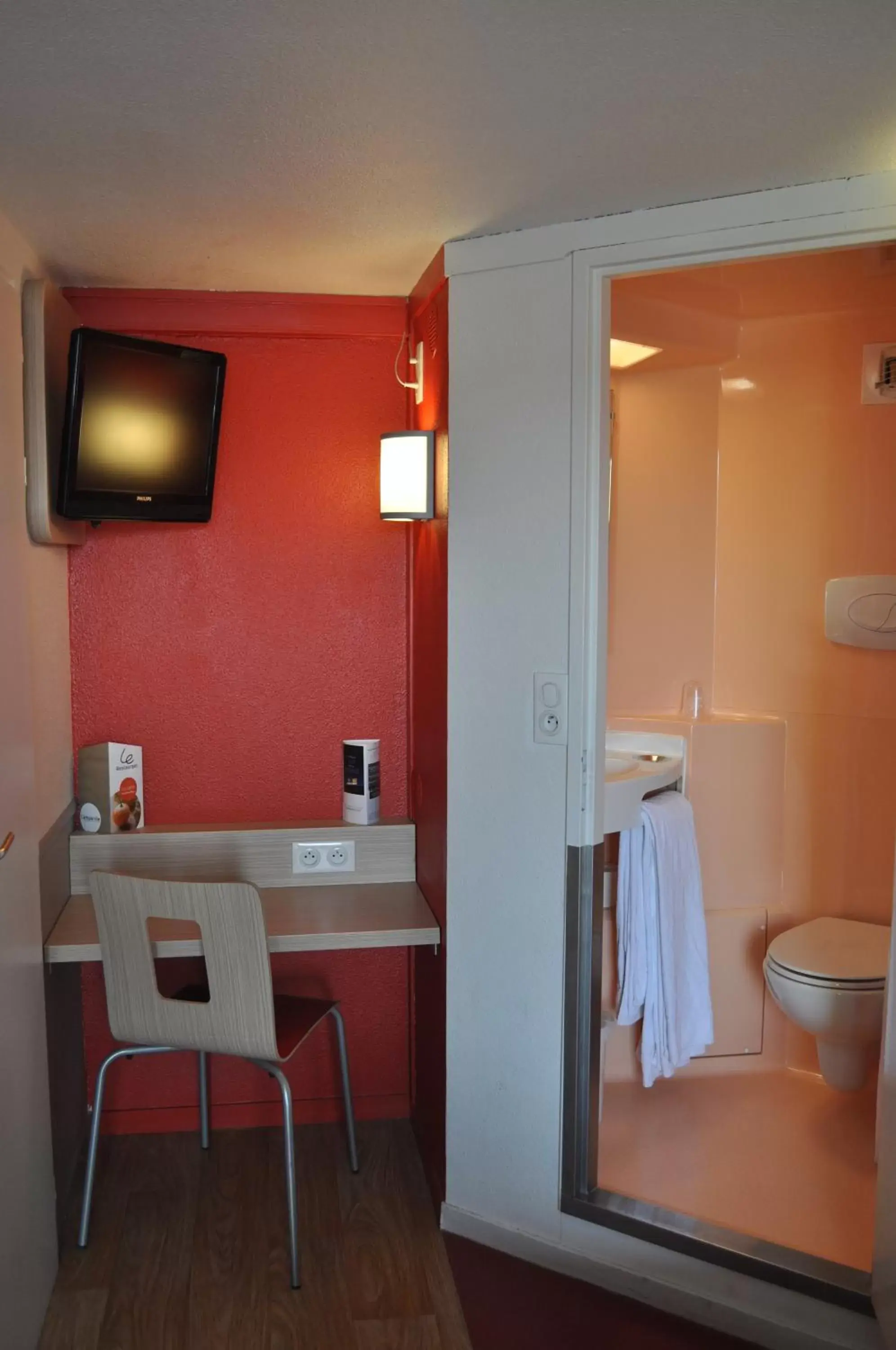 Bathroom in Premiere Classe Strasbourg Ouest