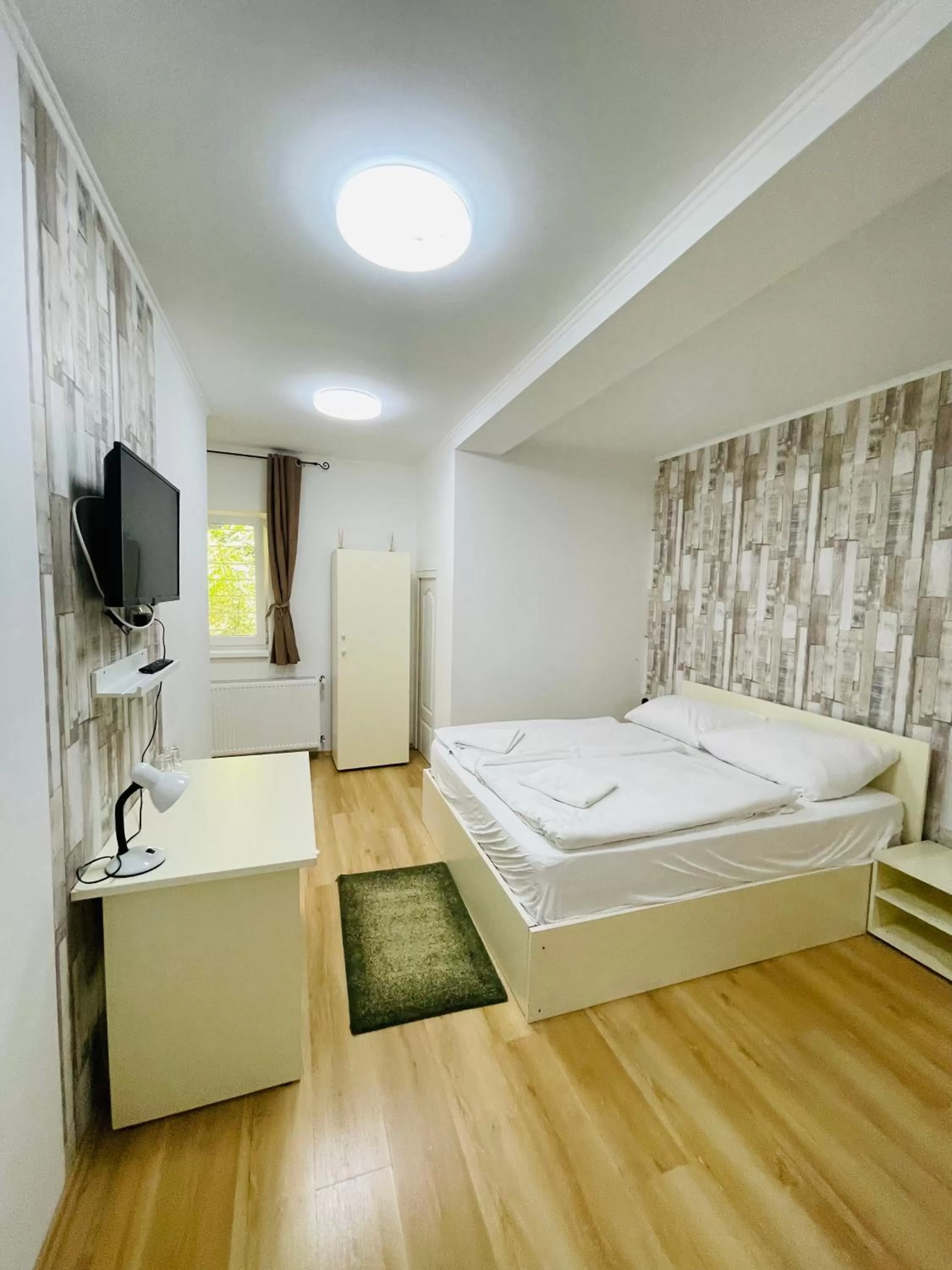 Bedroom, Bed in Easy Star Hotel