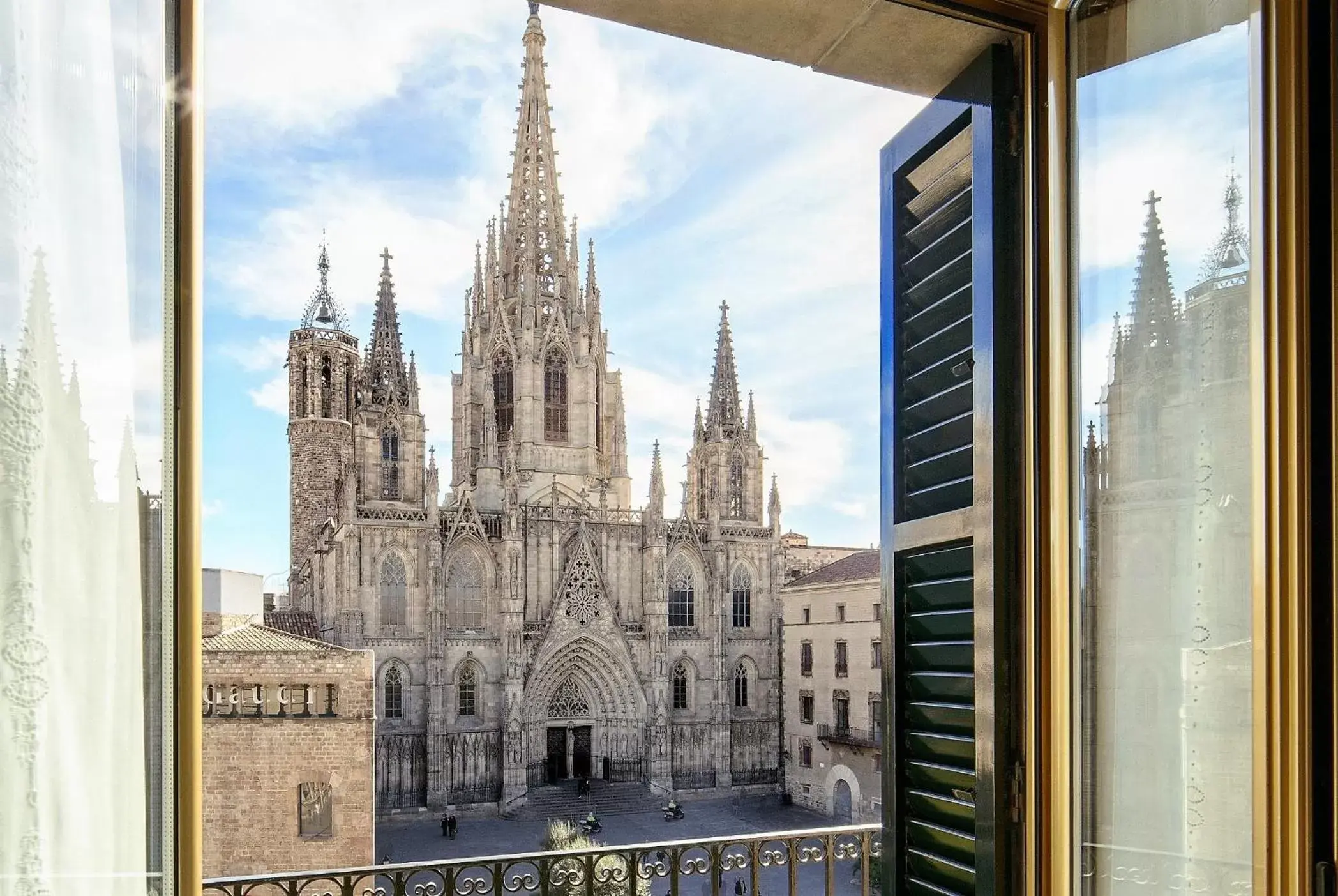 View (from property/room), Nearby Landmark in Colón Hotel Barcelona