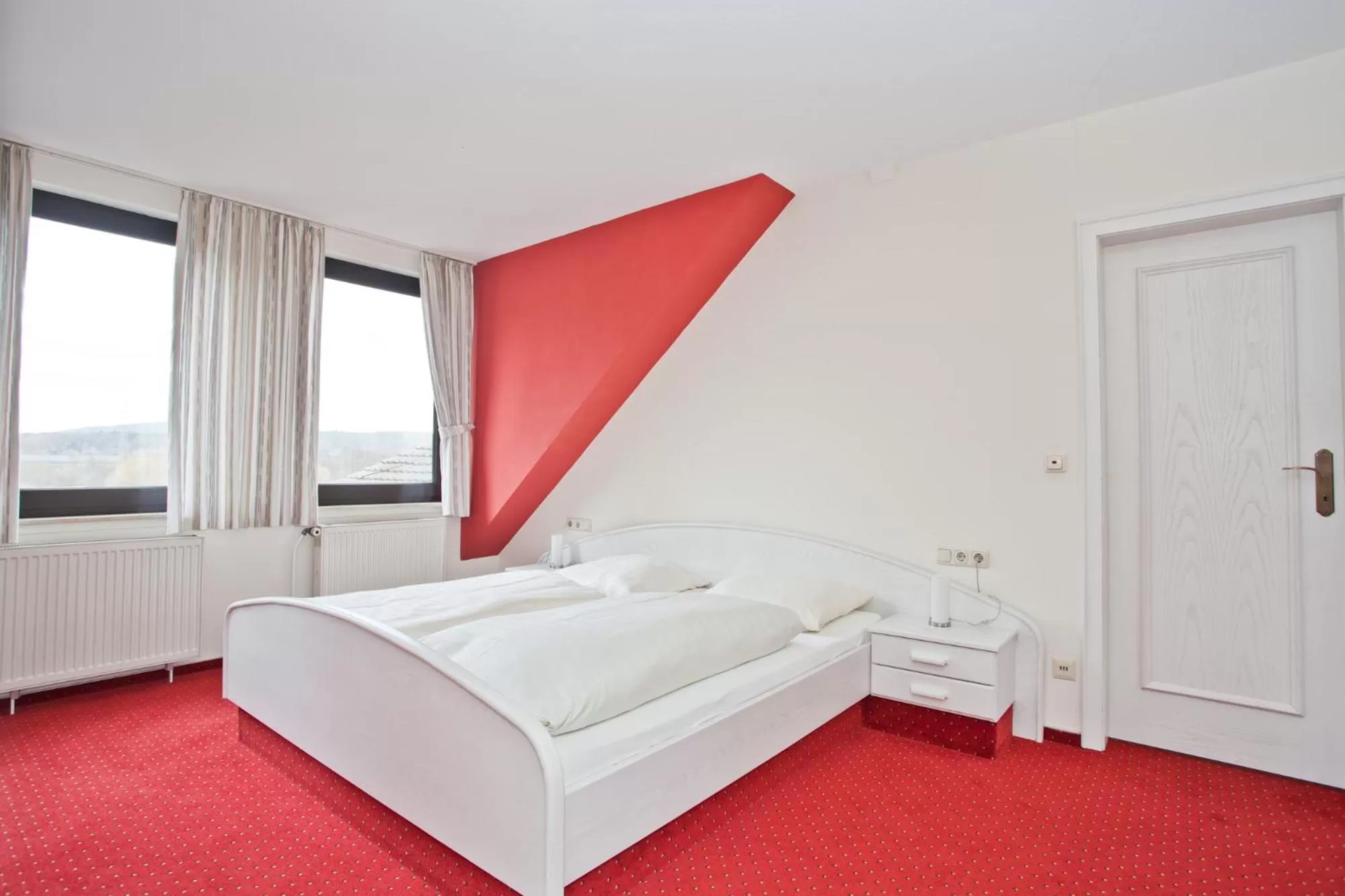 Photo of the whole room, Bed in Frühstückshotel Landgasthof Kramer