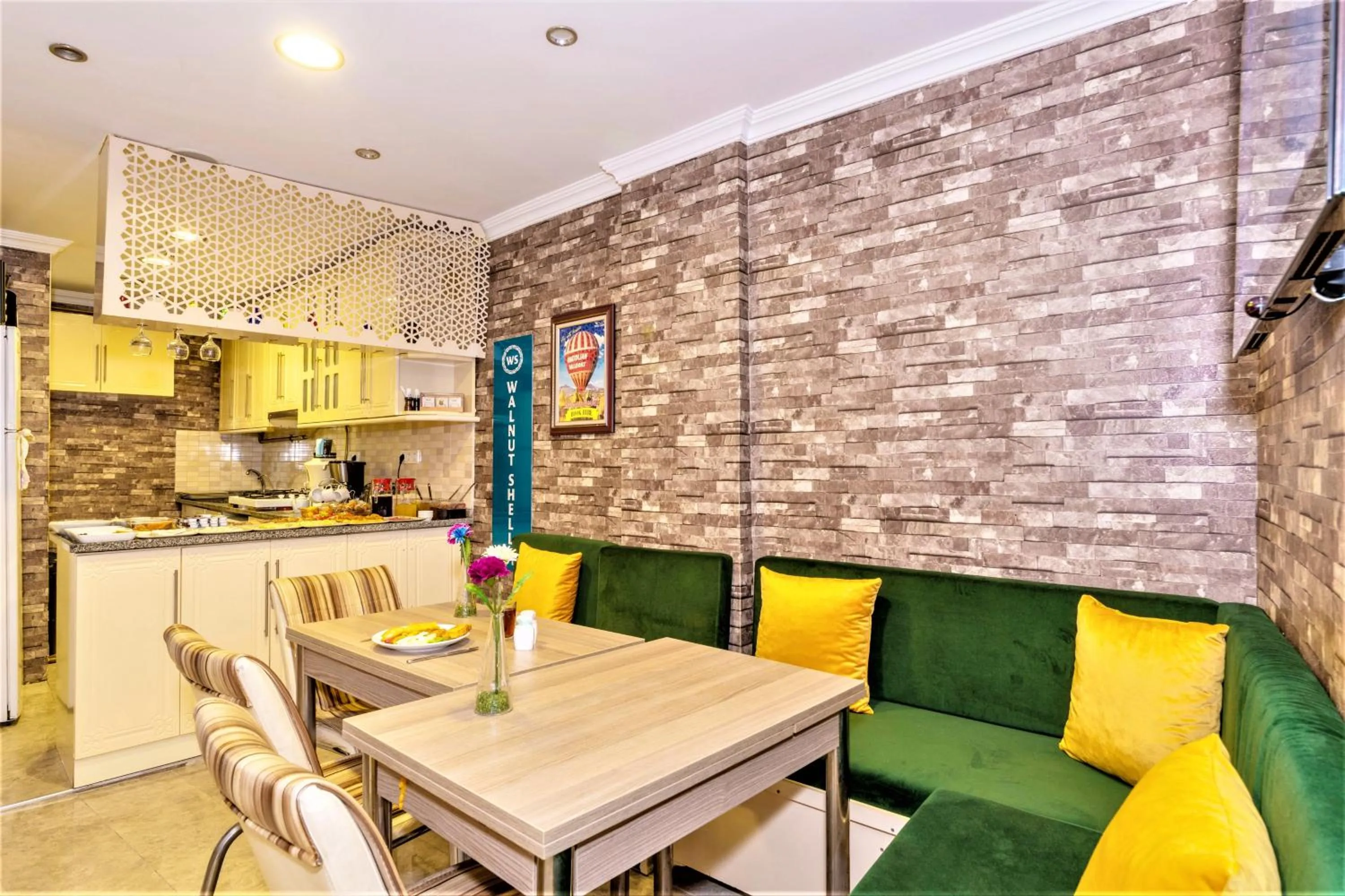 Buffet breakfast in Walnut Shell Hotel