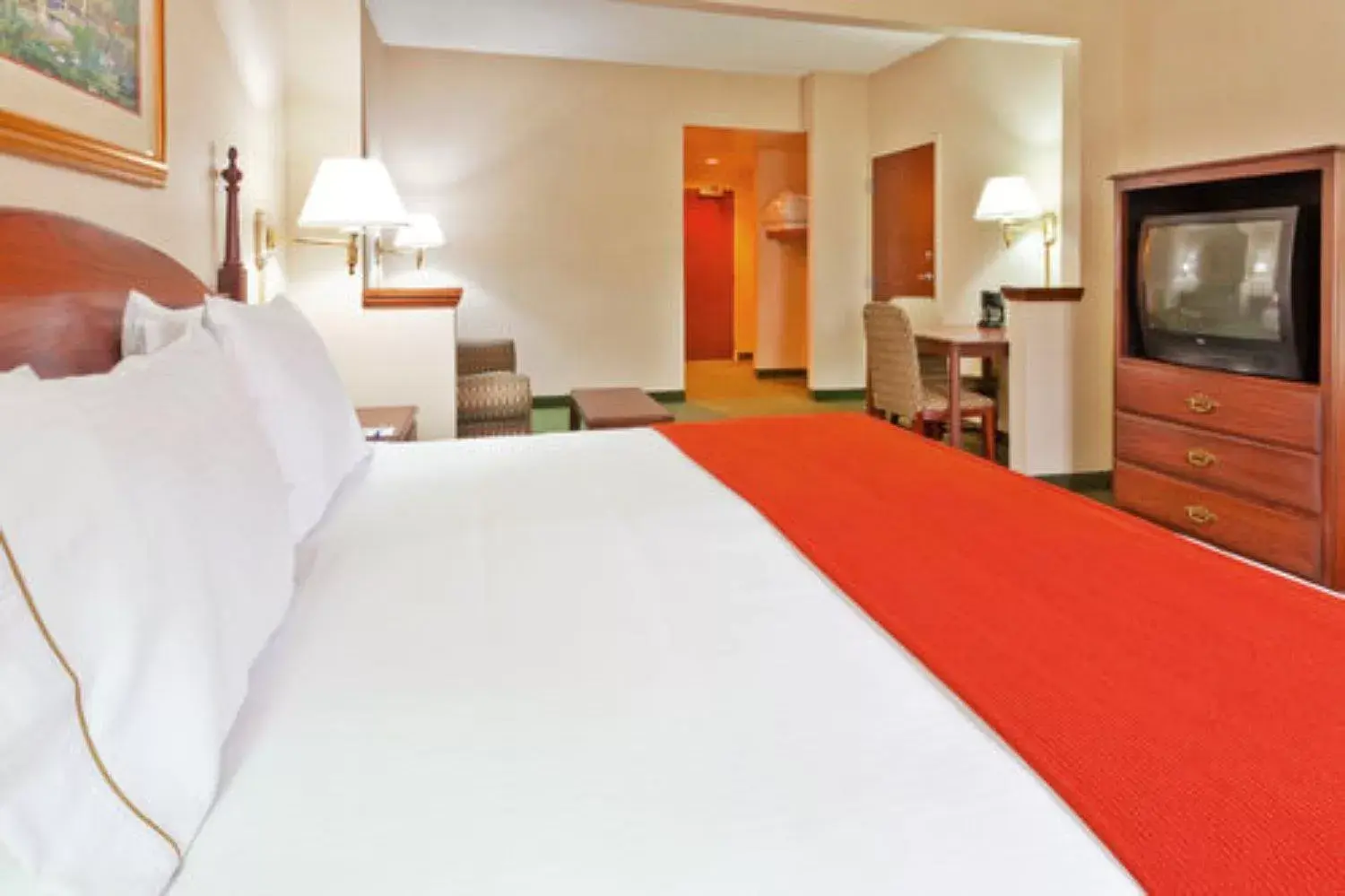 Bed in Auburn Place Hotel & Suites Paducah