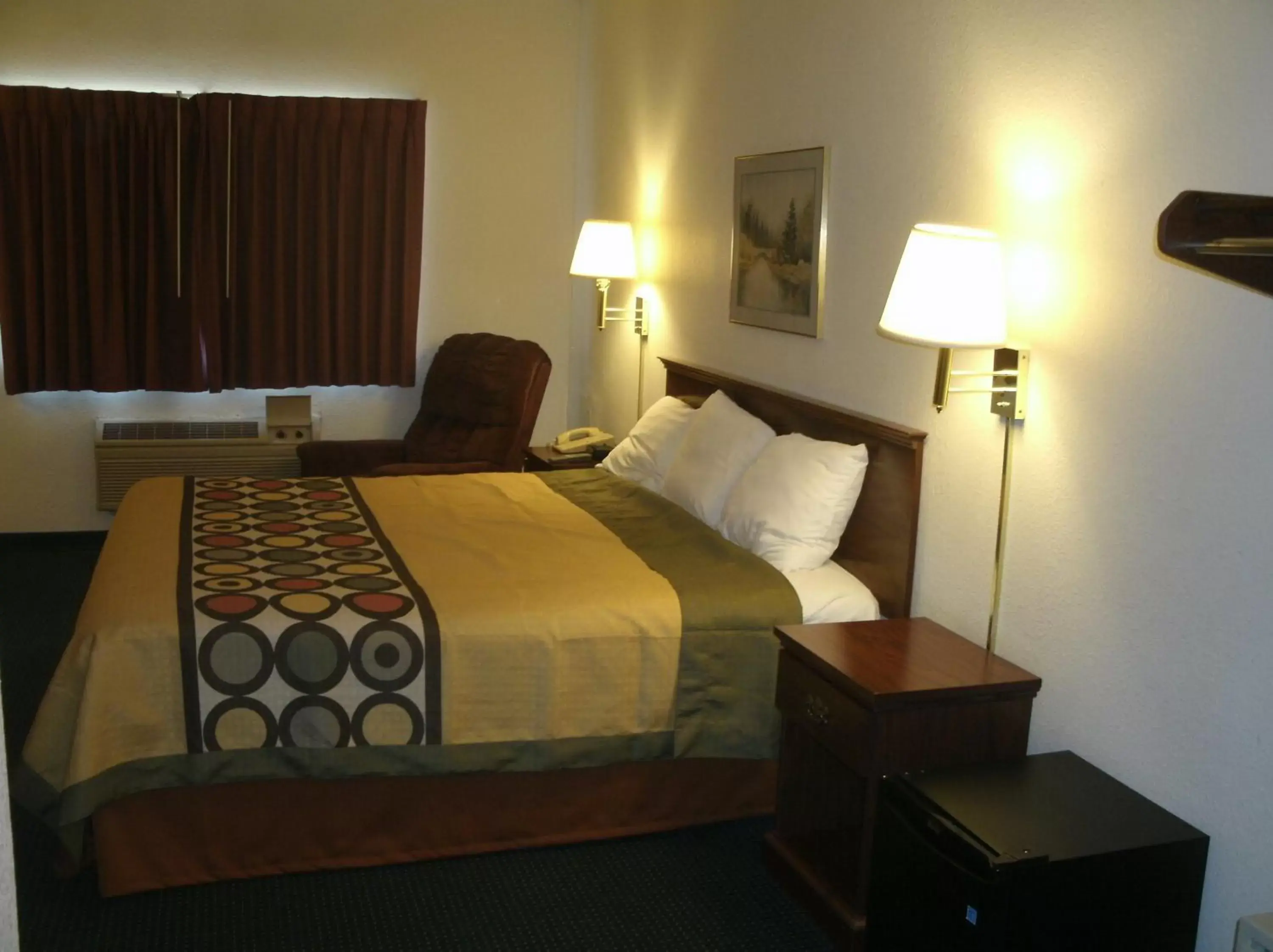 King Room - Non-Smoking in Super 8 by Wyndham Platte City Kansas City Area