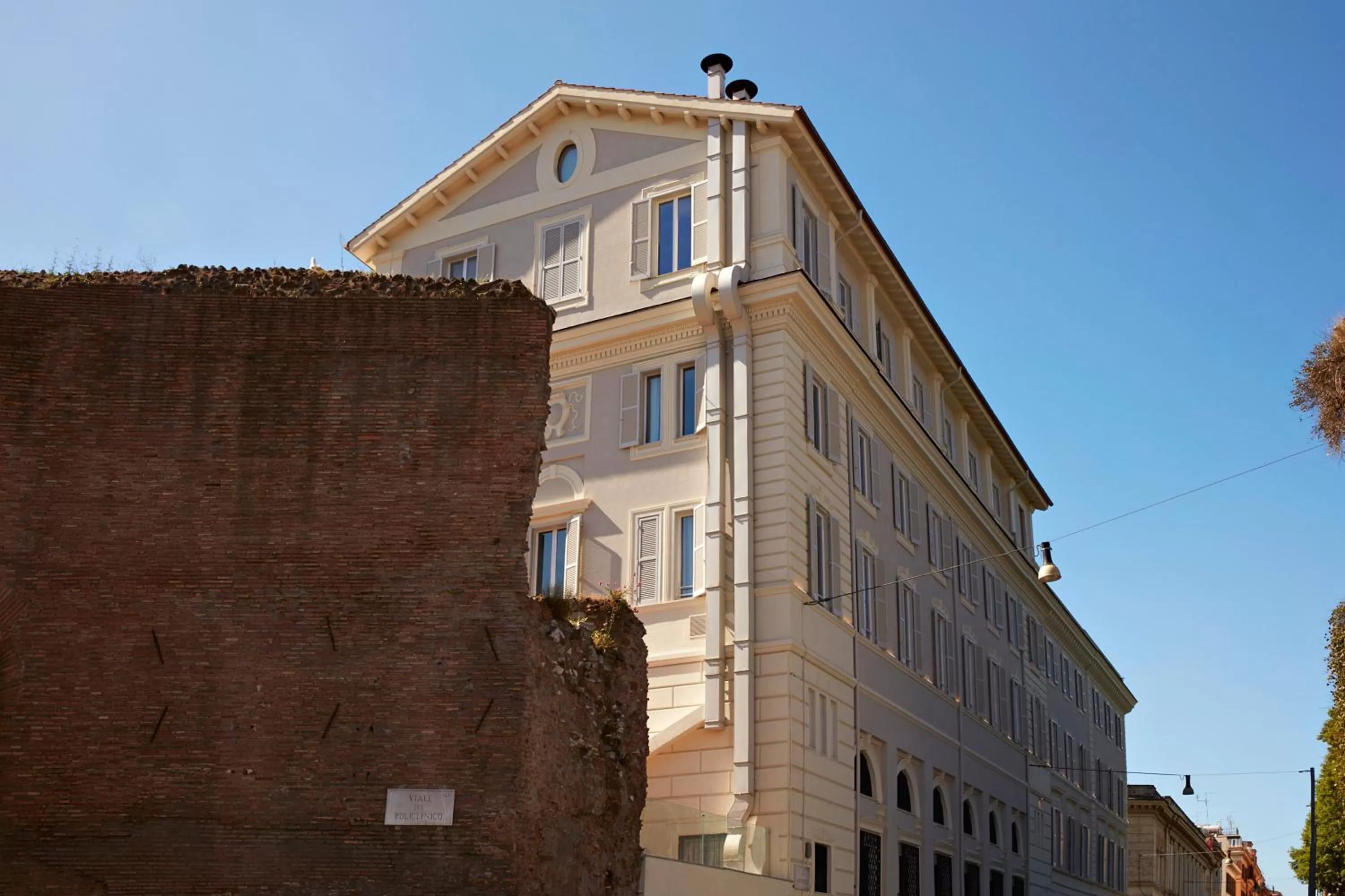Facade/entrance in Hotel The Building
